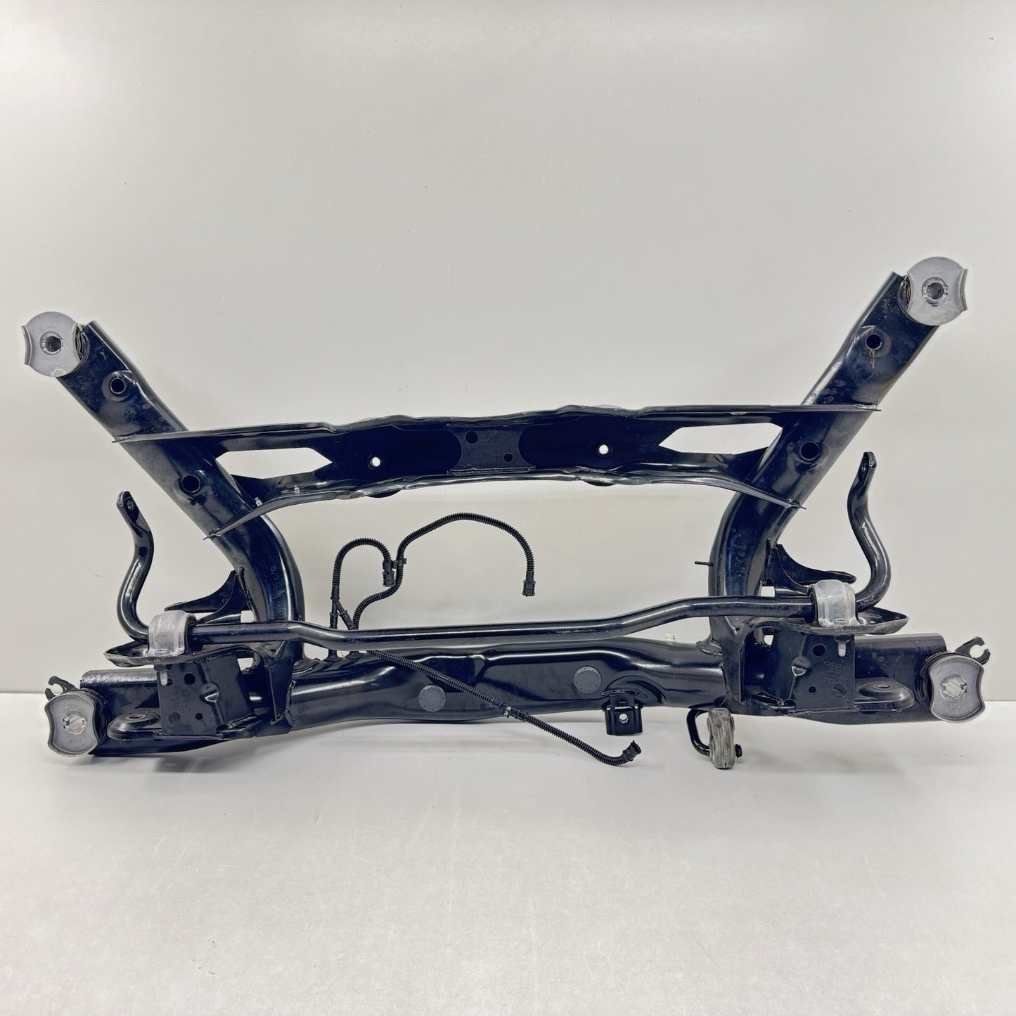 22-25 VOLKSWAGEN GOLF R MK8 REAR SUBFRAME CROSSMEMBER CRADLE WITH SWAY BAR OEM