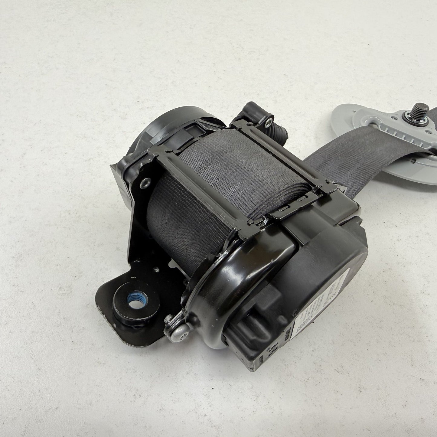 2022-2026 Rivian R1S R1T Driver Left Front Seatbelt Seat Belt Retractor OEM