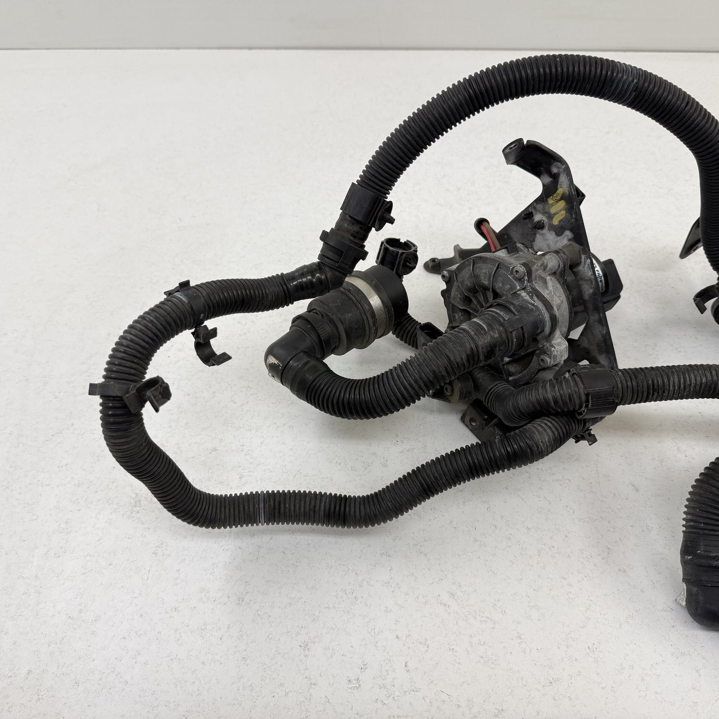 2014-2018 Bentley Flying Spur Secondary Air Injection Smog Pump Assembly Set OEM