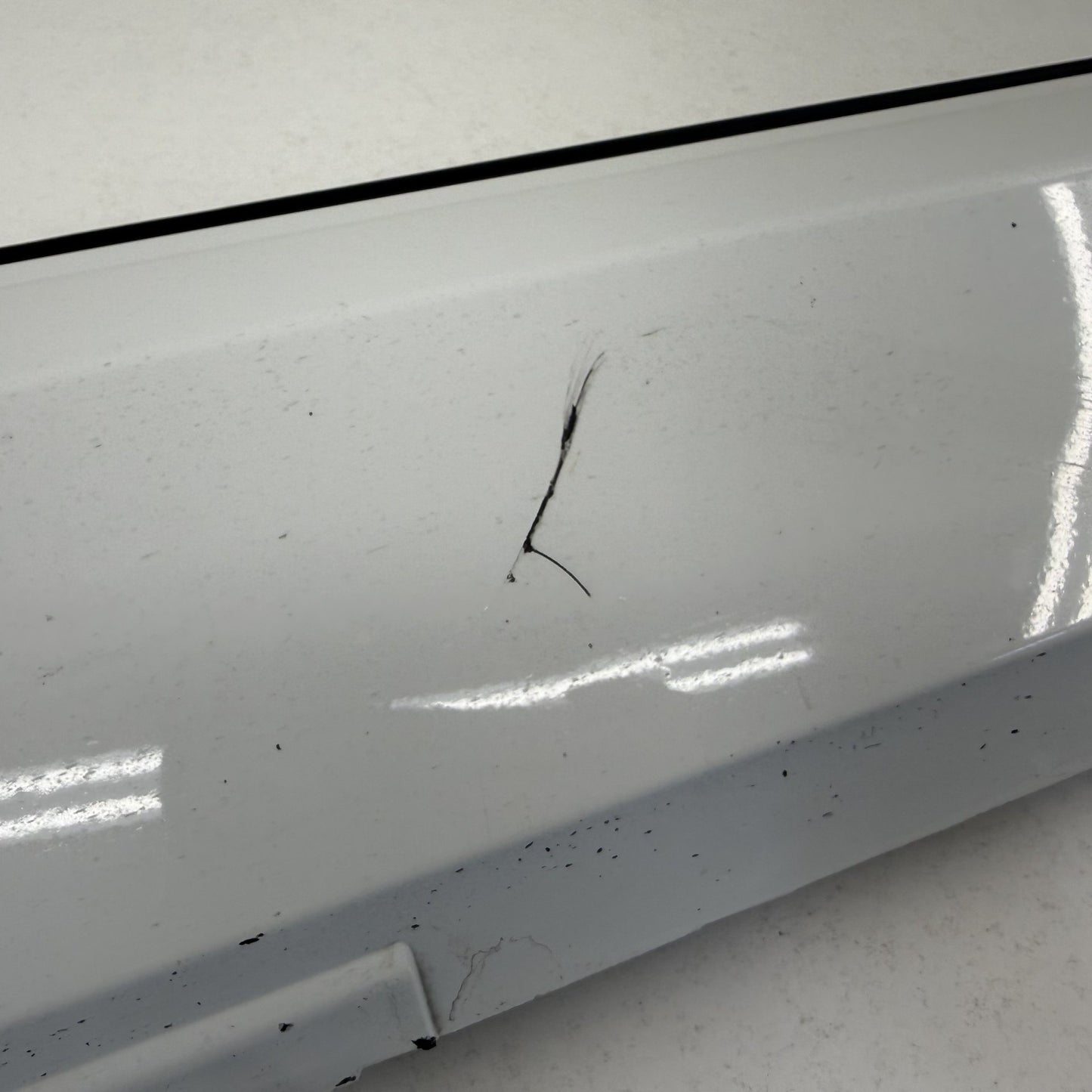 2010-2015 Chevrolet Camaro SS Driver Left Side Skirt Rocker Panel Cover Trim OEM
