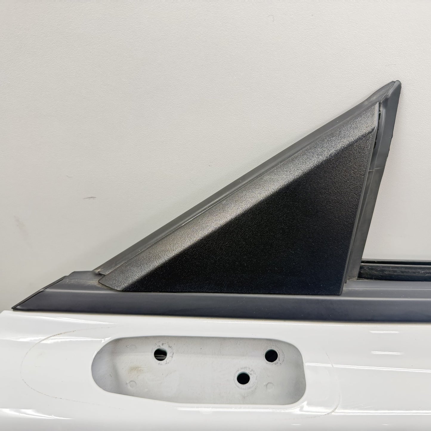 2010-2015 Chevrolet Camaro Coupe Driver Left Door Shell Complete W/ Glass OEM