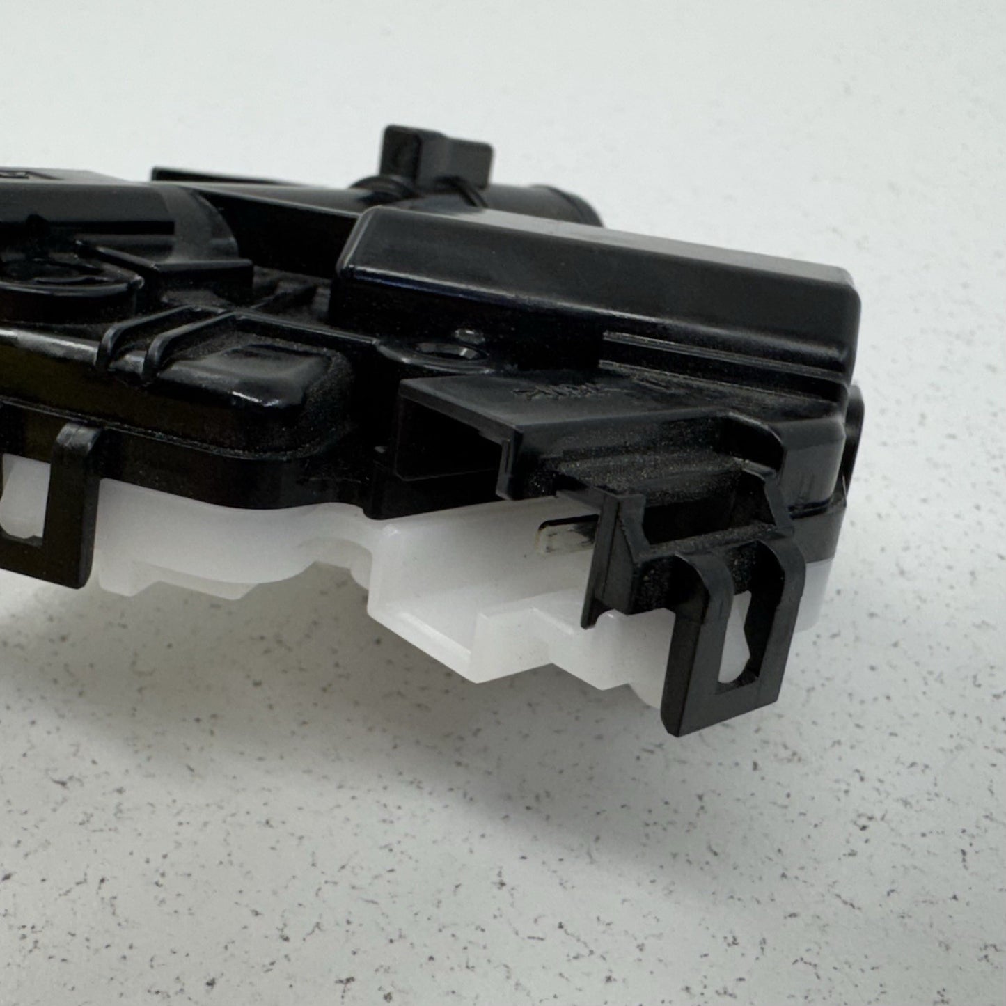 21-26 Lexus Is300 IS350 IS500 Fuel Gas Cap Door Flap Lid Lock Latch Actuator OEM