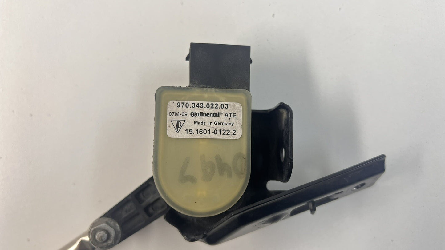 10-16 PORSCHE PANAMERA RIGHT FRONT HEADLIGHT HEIGHT LEVEL SENSOR OEM