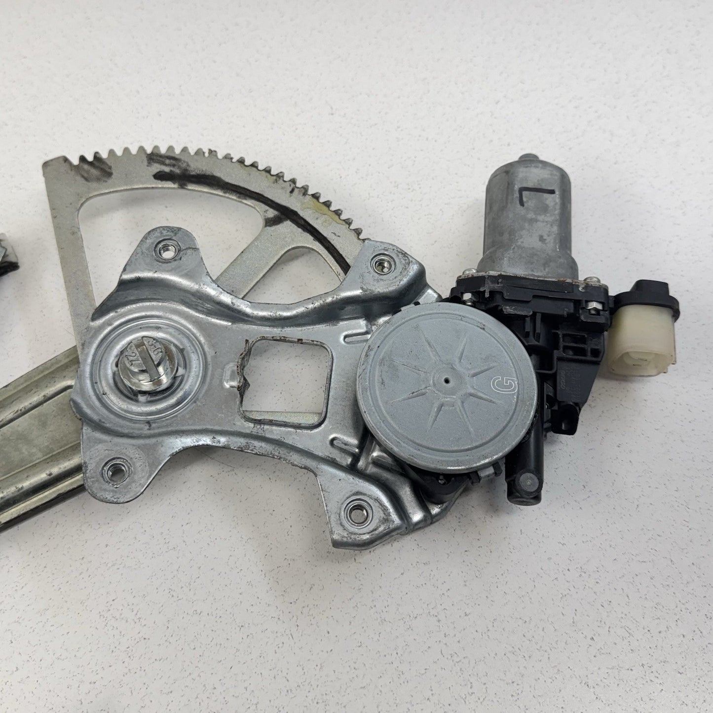 13-20 Subaru BRZ 86 FR-S Driver Left Door Window Regulator Motor Assembly OEM
