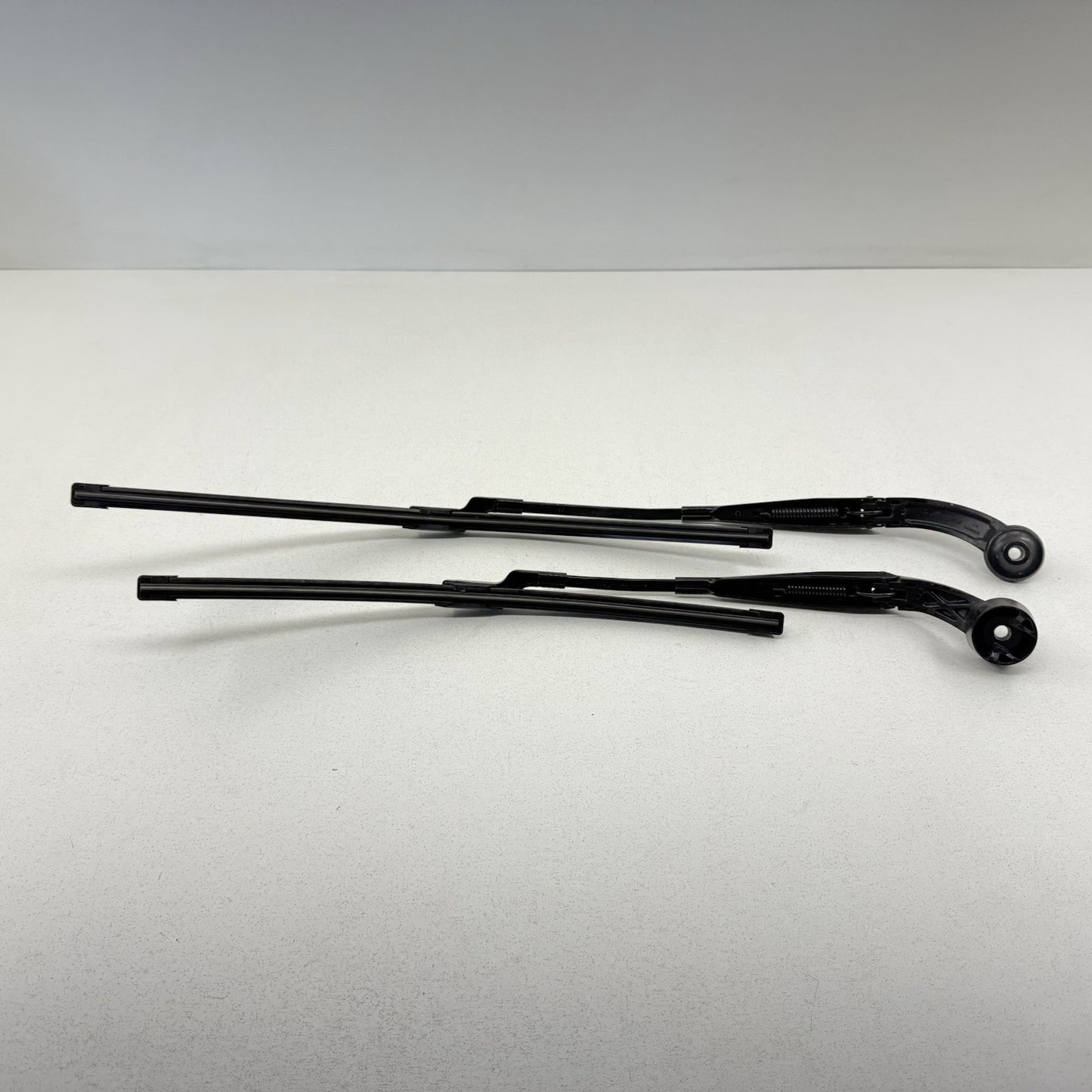 17-23 Audi R8 Front Windshield Wiper Arms & Motors W/ Linkage Arm Set OEM