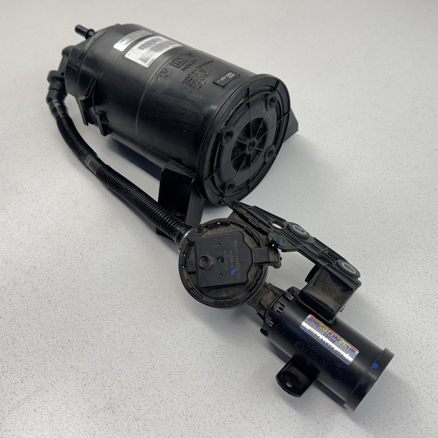 18-24 BMW G01 G02 X3 X4 Fuel Evap Vapor Charcoal Emission Canister 7459686 OEM