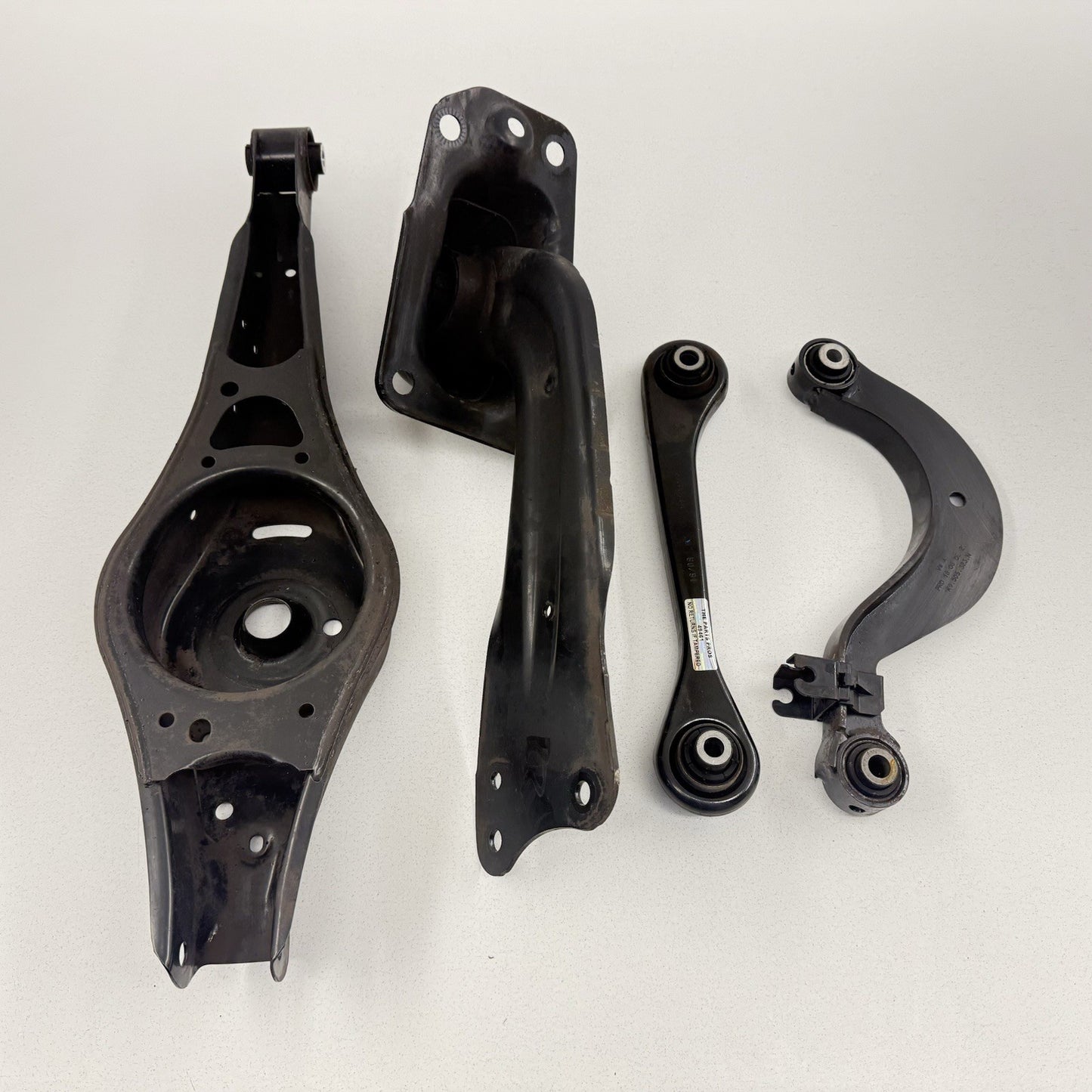 08-15 Audi TT Passenger Right Rear Control Arm Suspension Set OEM