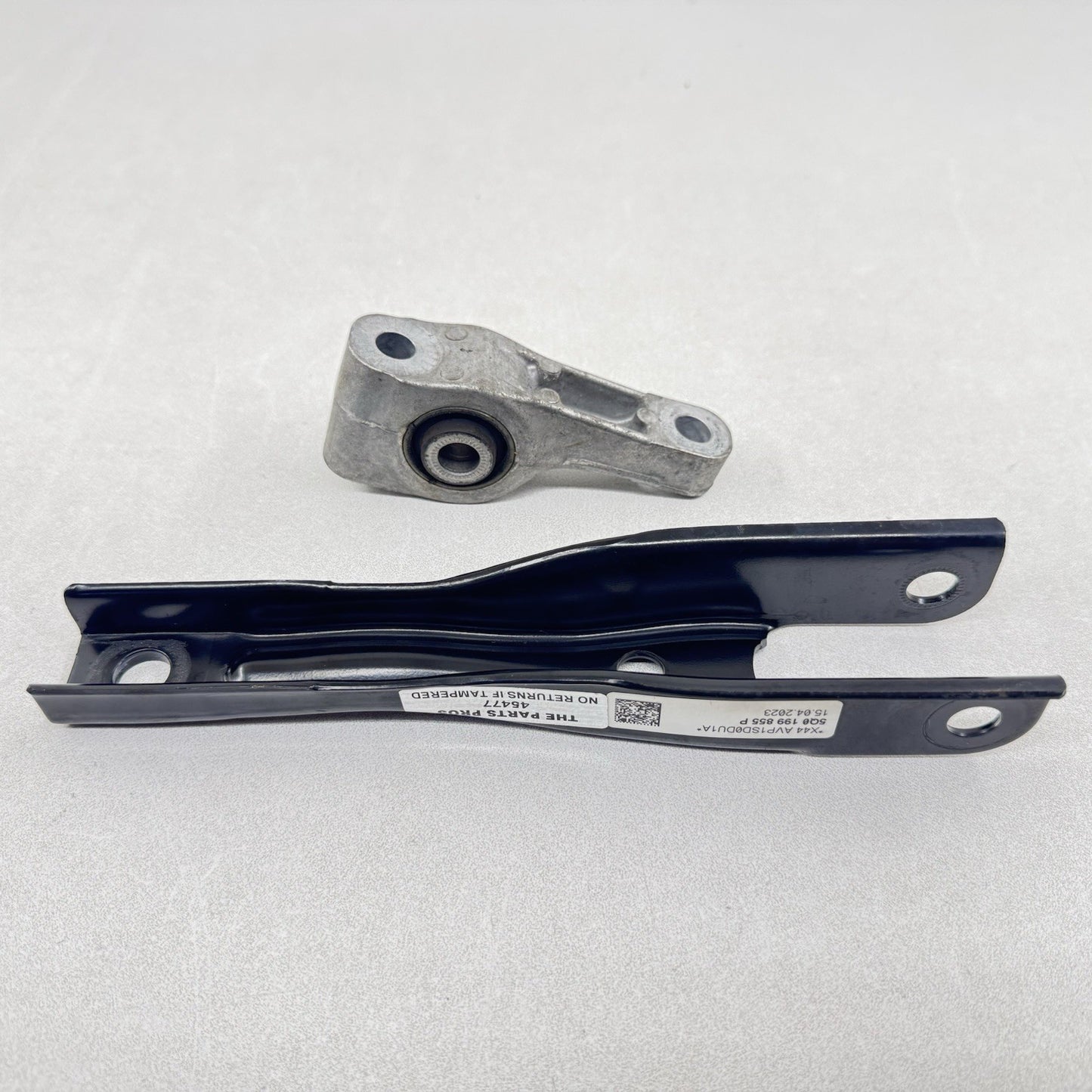 22-25 VOLKSWAGEN GOLF R MK8 MANUAL HINGE MOTOR ENGINE MOUNT SUPPORT BRACKET OEM