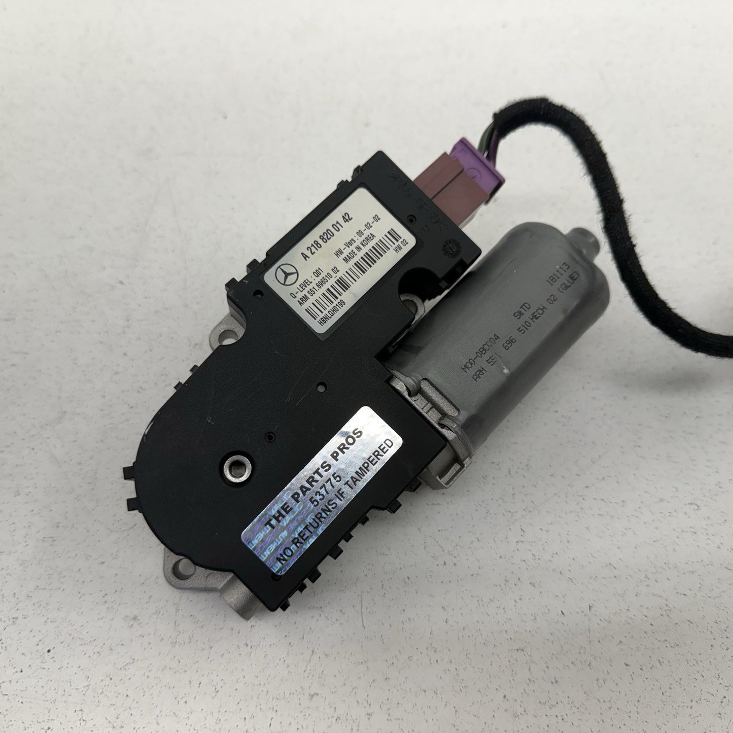 10-18 Mercedes W212 W218 CLS550 E550 Sunroof Sun Roof Glass Motor 2188200142 OEM