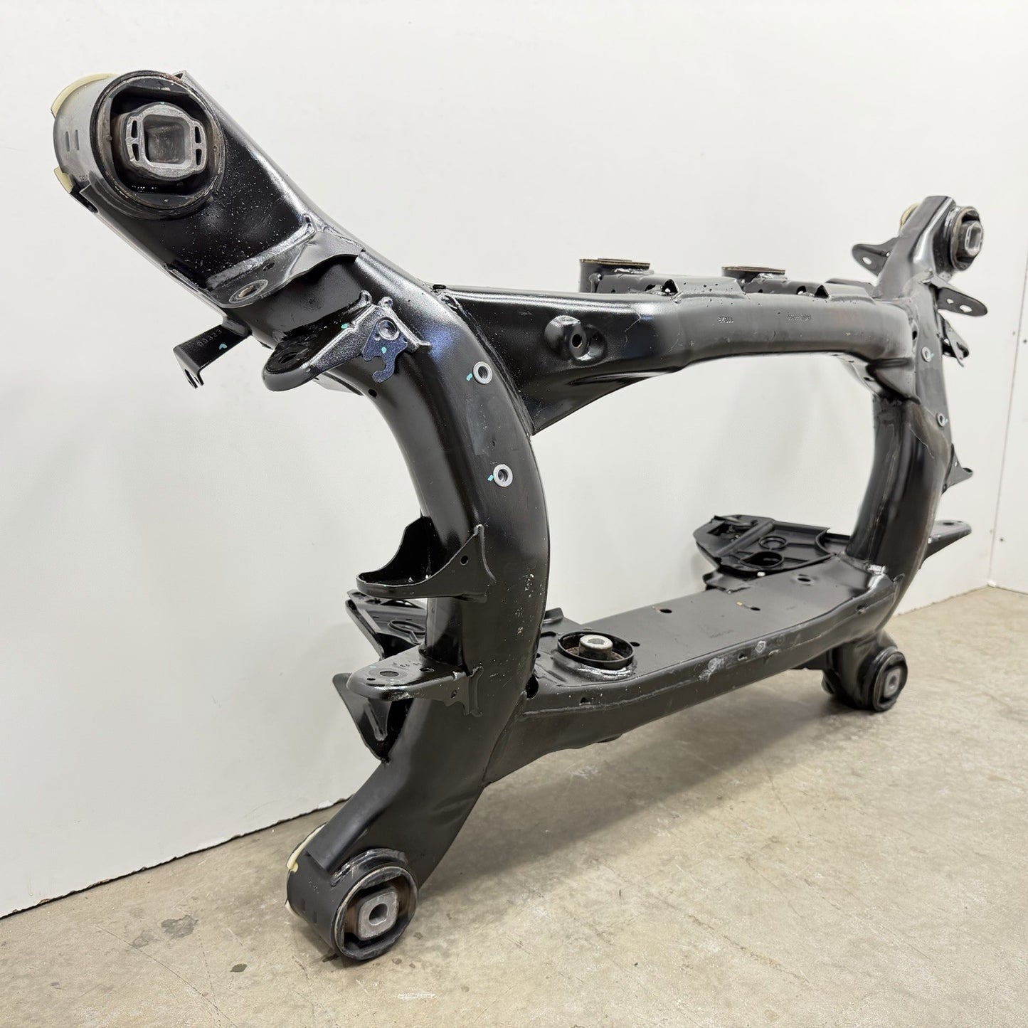 18-24 BMW G01 G02 X3 X4 2.0L Rear Subframe Crossmember Cradle Suspension OEM