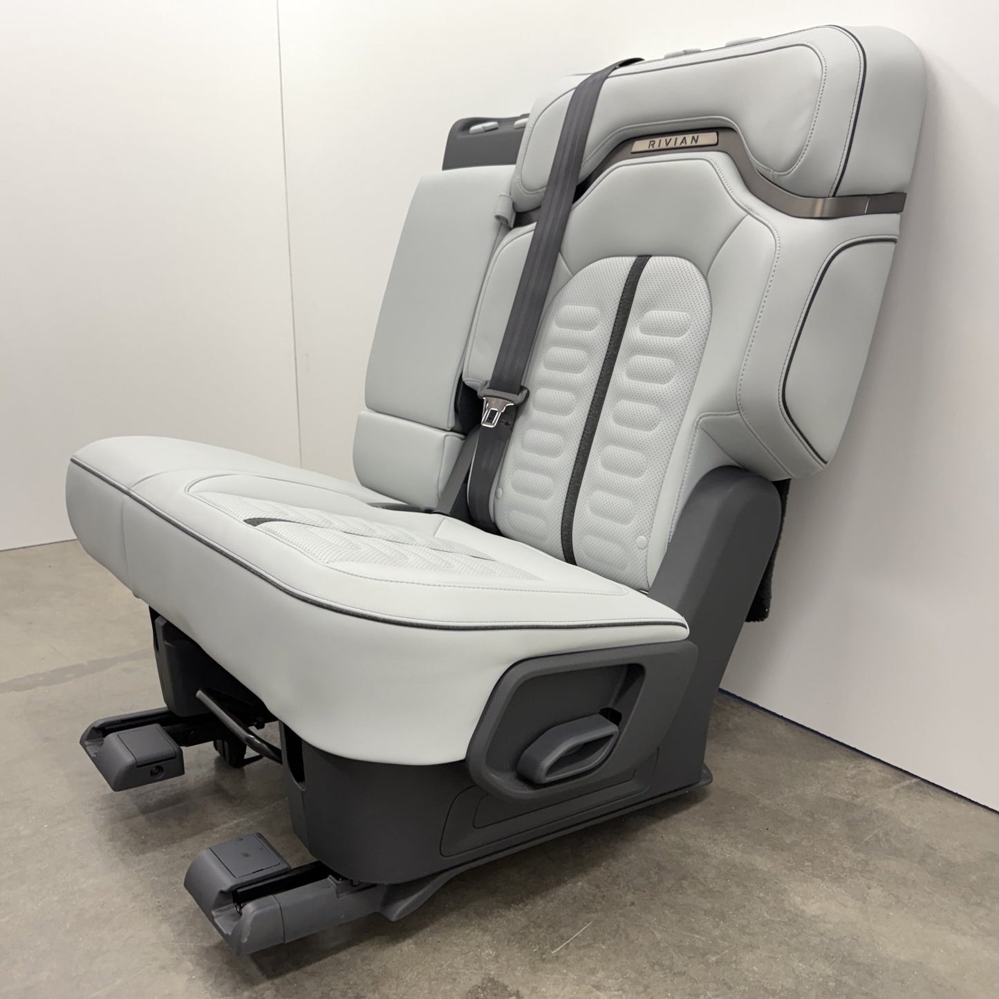 2022-2024 Rivian R1S Left Rear 2nd Second Row Seat 60 Split Ocean Coast OEM