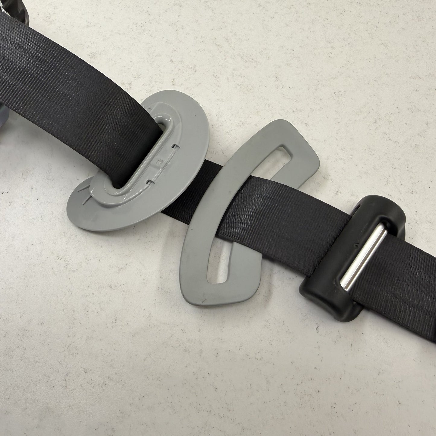 2022-2024 Rivian R1S Left Rear 2nd Second Row Seatbelt Seat Belt Retractor OEM