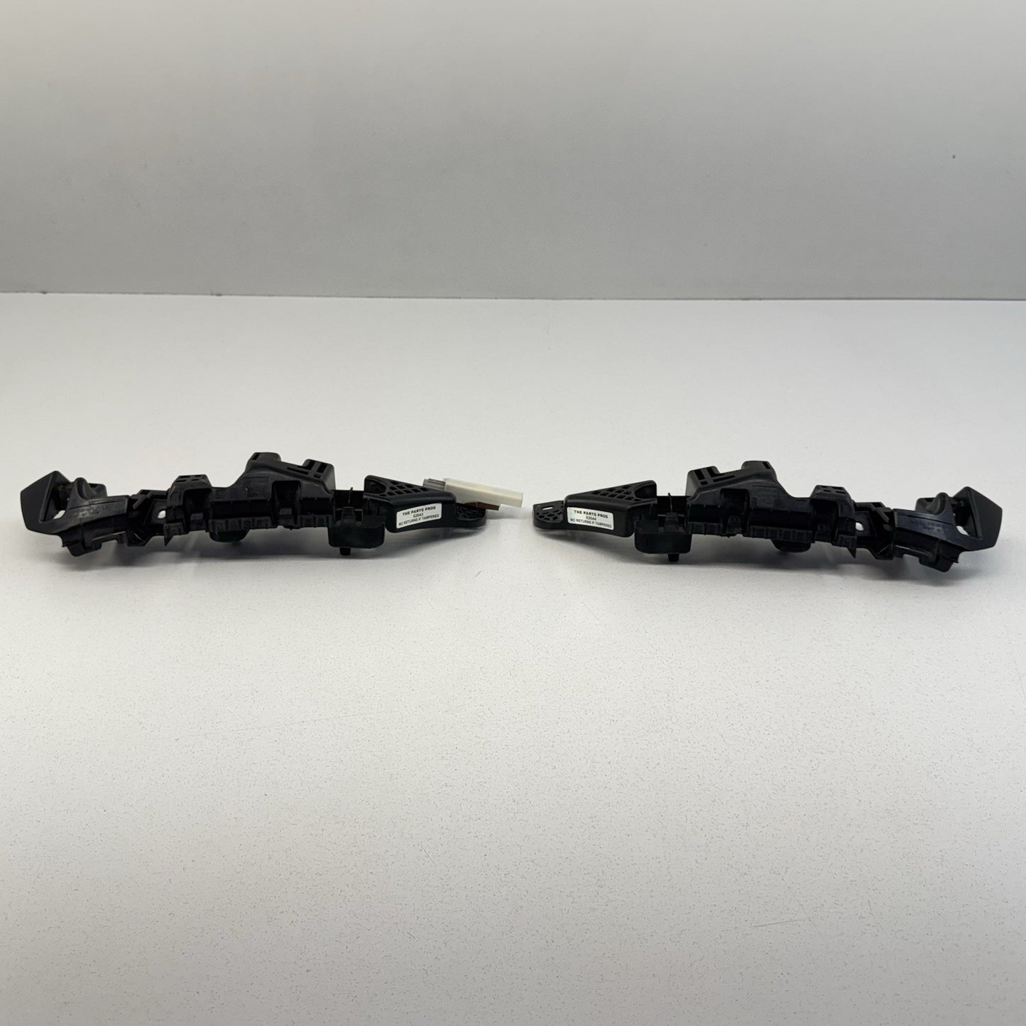 22-26 Toyota GR86 BRZ Rear Bumper Cover Bracket Support Mount Set OEM