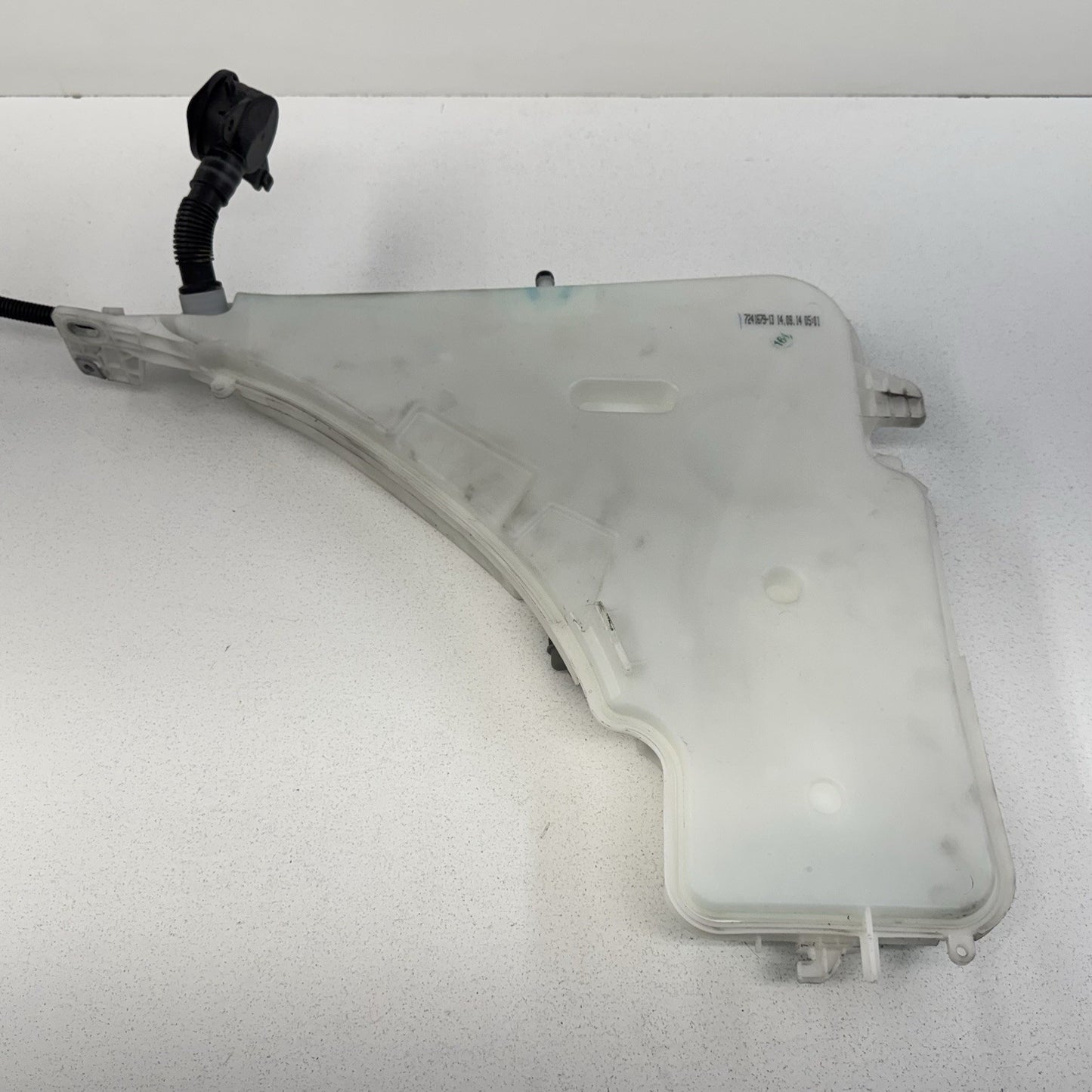 12-18 BMW F30 F80 M3 Windshield Washer Reservoir Bottle Tank 7241679 OEM