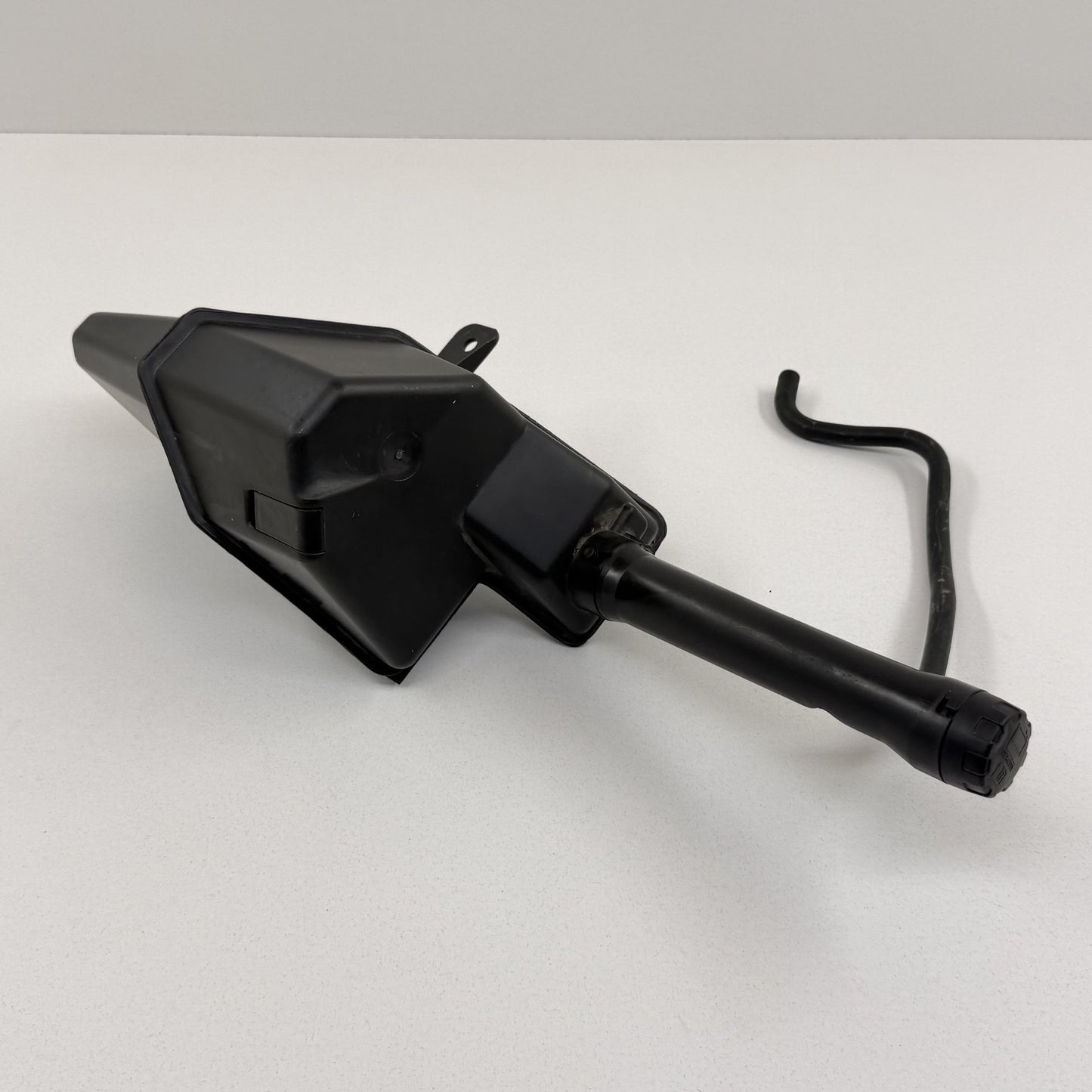 2010-2015 Chevrolet Camaro SS Radiator Overflow Coolant Reservoir 22876360 OEM