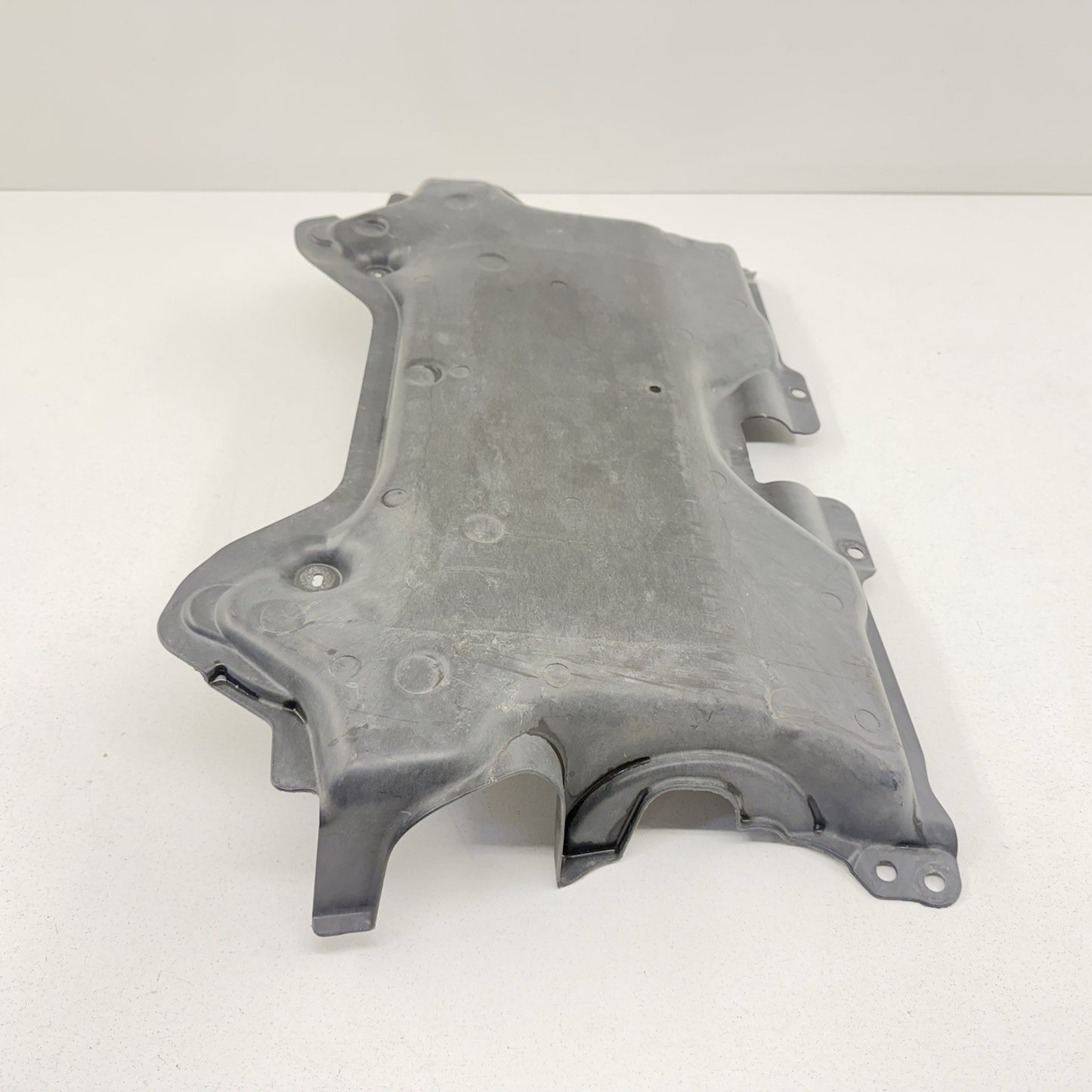 12-18 Mercedes W218 CLS550 Front Under Engine Splash Shield Guard 2125241530 OEM