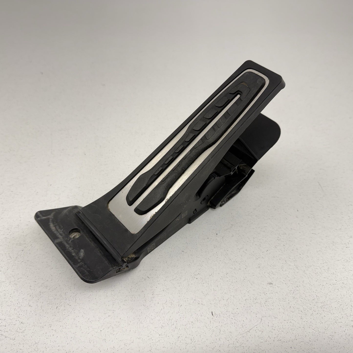 18-24 BMW G01 G02 X3 X4 Gas Pedal Throttle Accelerator 6889820 OEM