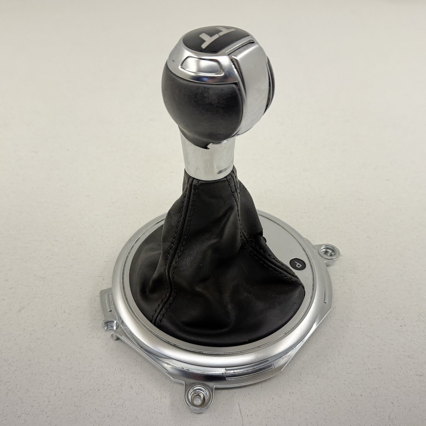 08-15 Audi TT Center Console Gear Shifter Selector Trim Boot Knob 8J1713463 OEM