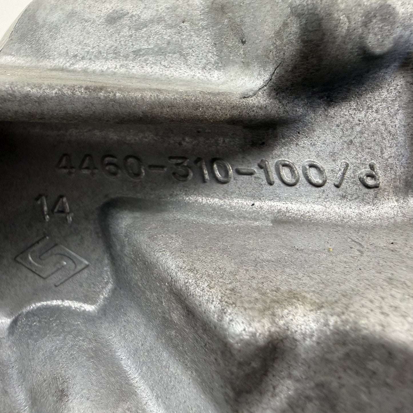 2018-2024 Dodge Durango SRT Front Differential Diff 3.70 Ratio 53011152AA OEM