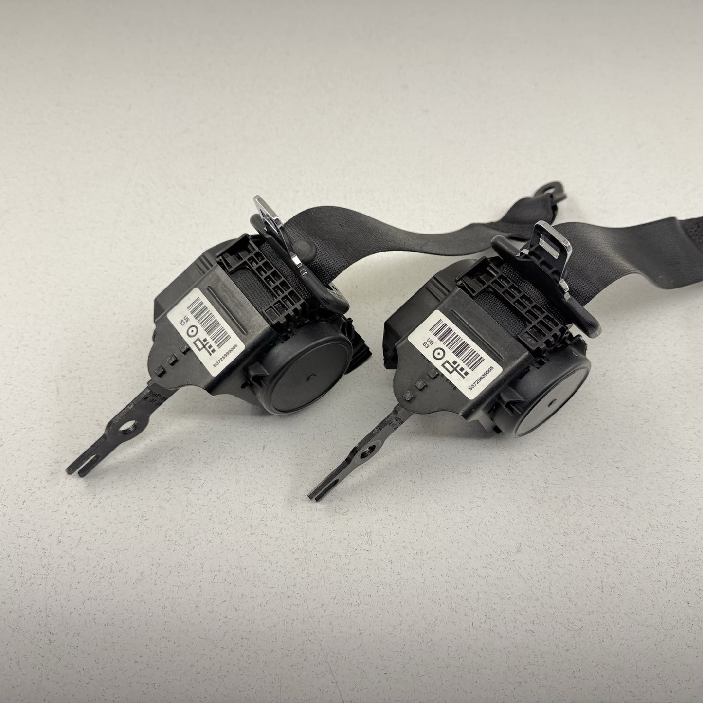 12-18 BMW F30 F80 M3 Rear Seatbelt Seat Belt Retractor Set Black OEM