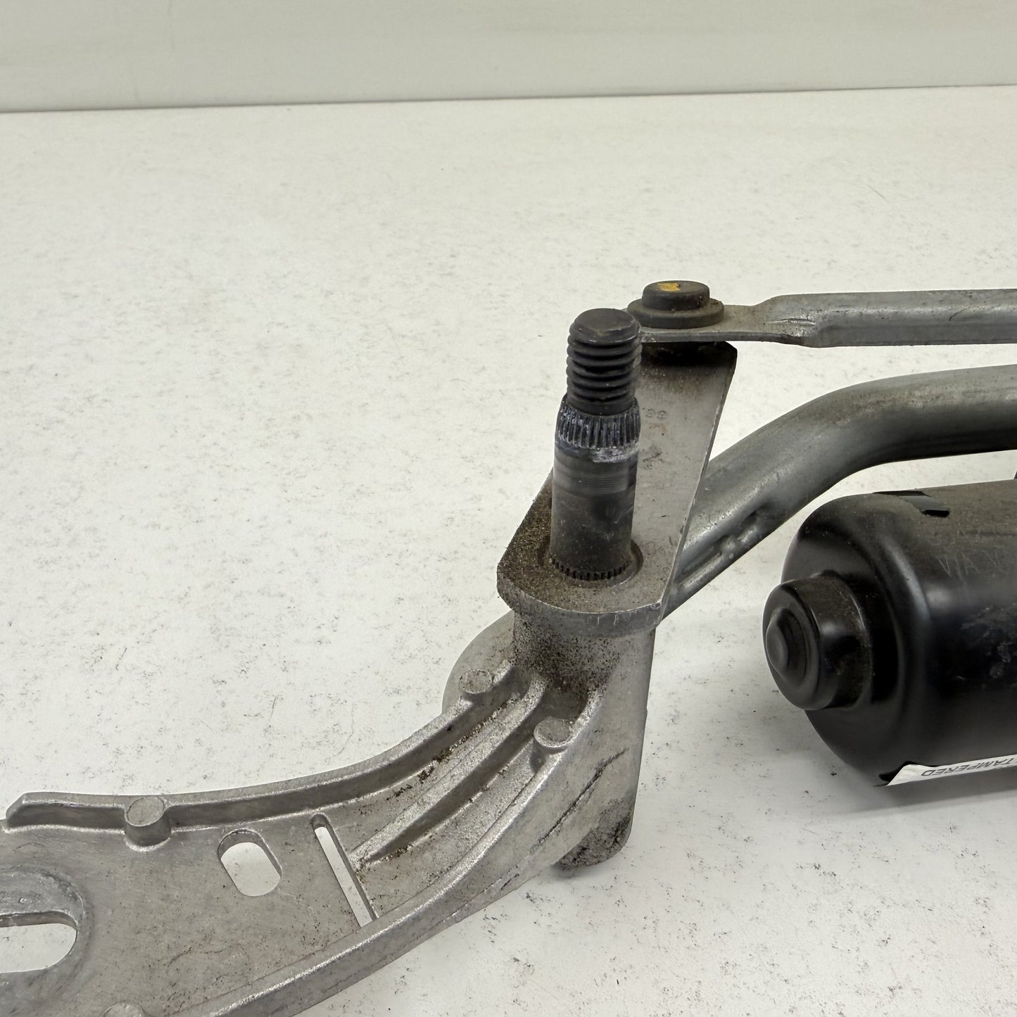 21-26 BMW M3 M4 G80 G82 Front Windshield Wiper Motor Linkage Arm Assembly OEM