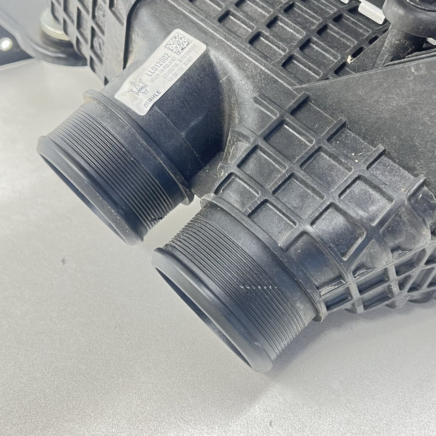 18-24 MASERATI GHIBLI DRIVER LEFT TURBO INTERCOOLER WITH DUCT 670109550 OEM