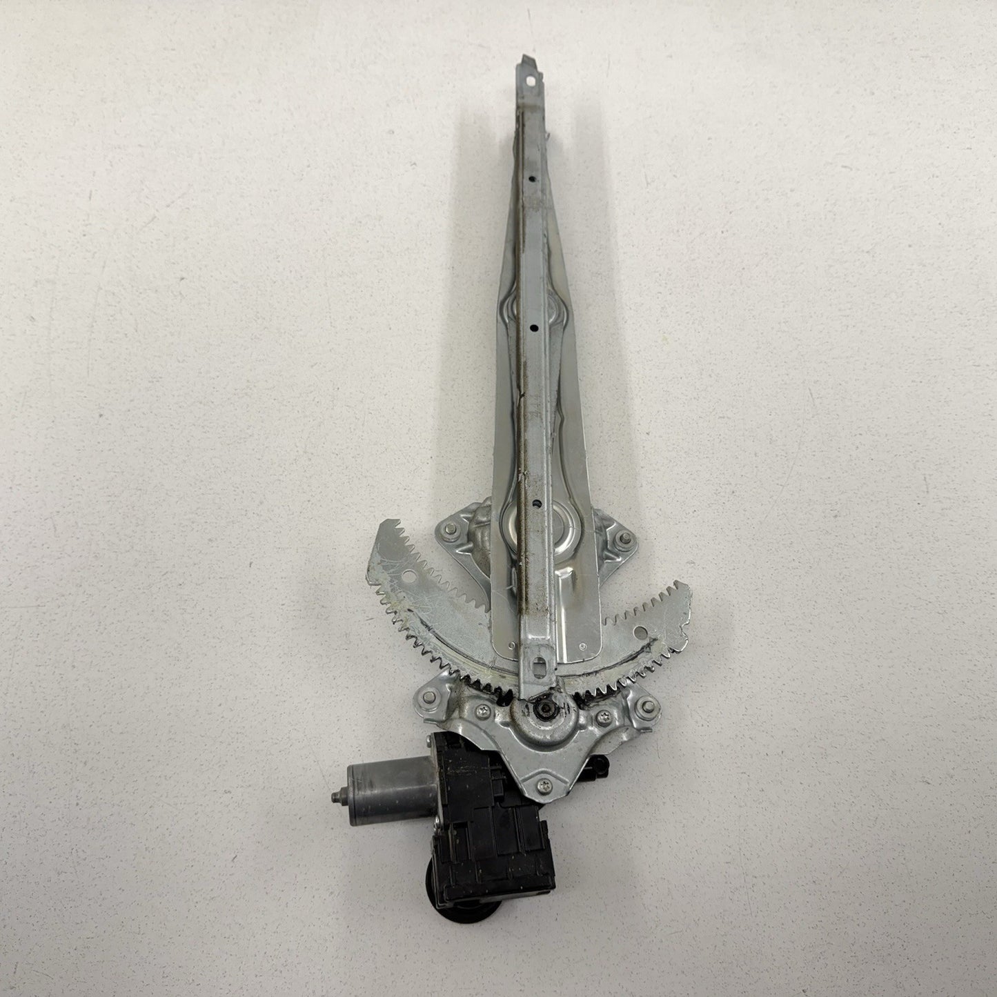 16-23 Toyota Tacoma Driver Left Front Door Glass Window Regulator Motor OEM