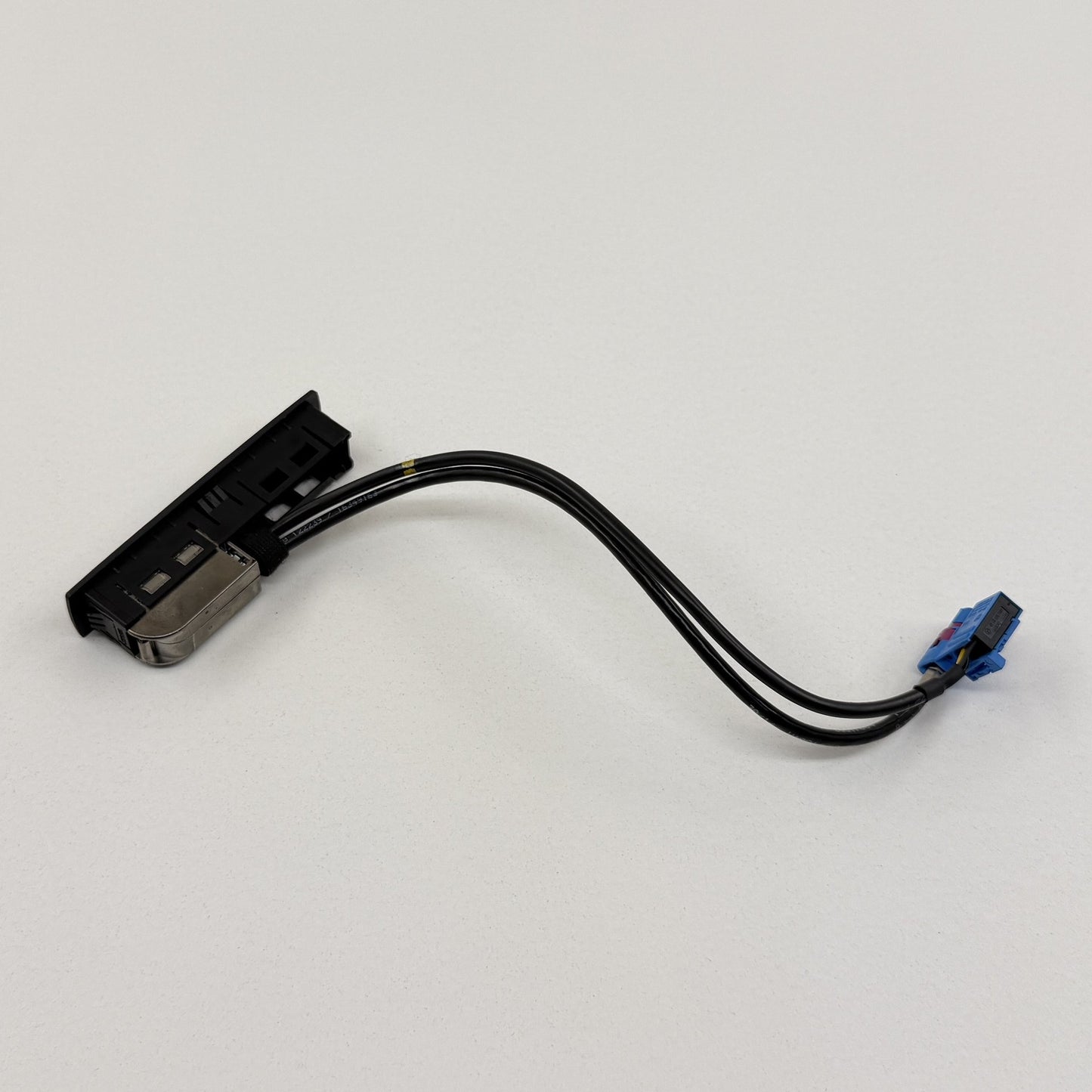 2014-2017 Mercedes-Benz S550 W222 Center Console Socket Dual USB Charge Port OEM