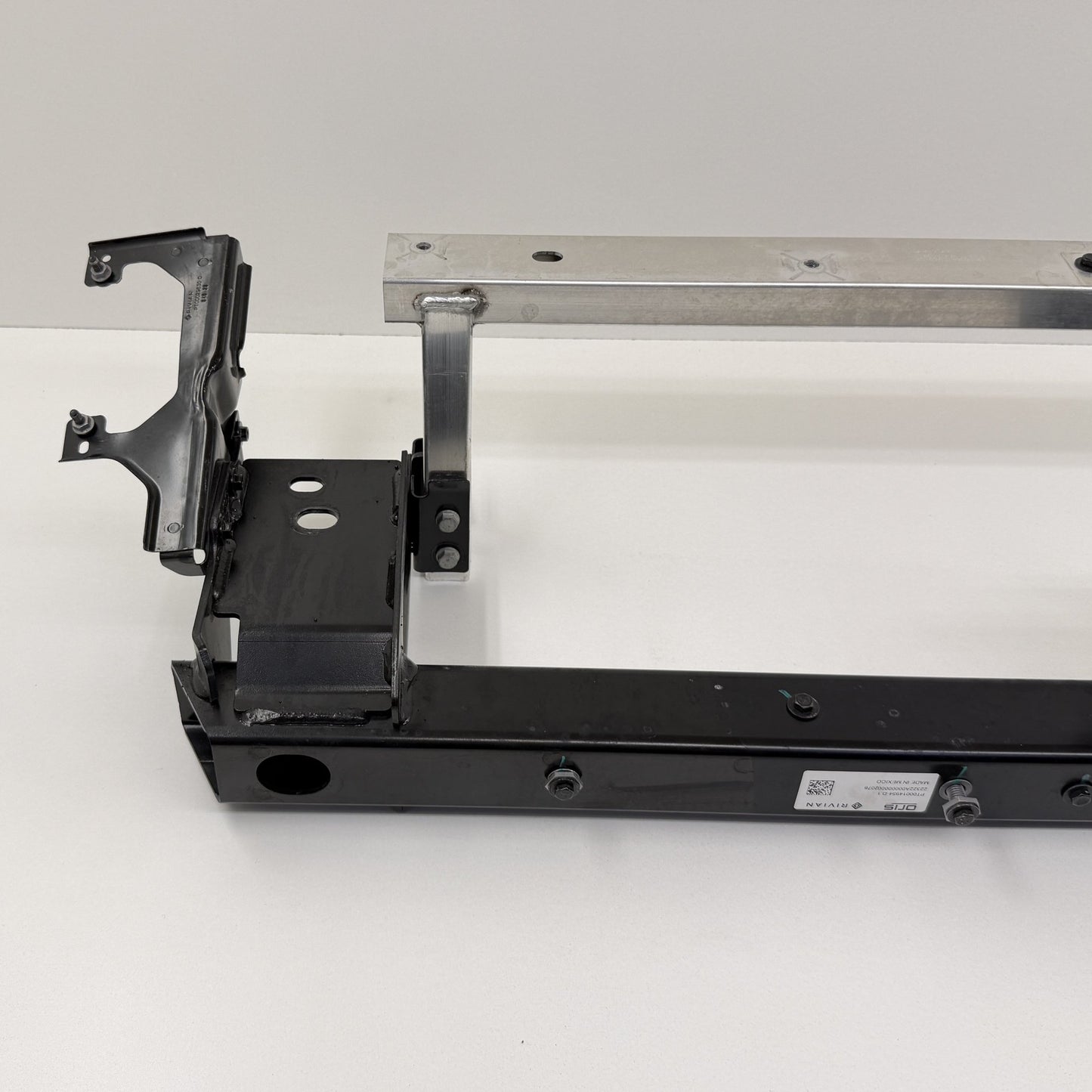 2022-2024 Rivian R1S Rear Trailer Tow Hitch W/ Reinforcement Crossmember Bar OEM