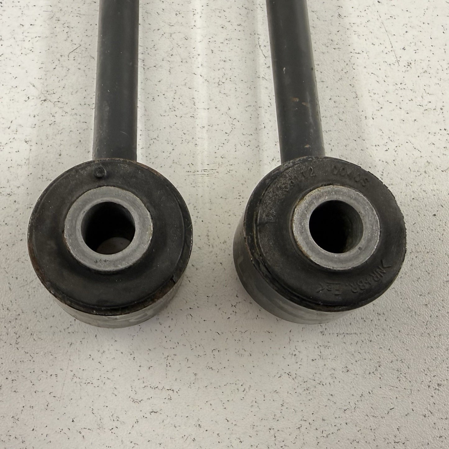 16-24 Chevrolet Camaro Rear Stabilizer Sway Bar End Link Pair Left & Right OEM