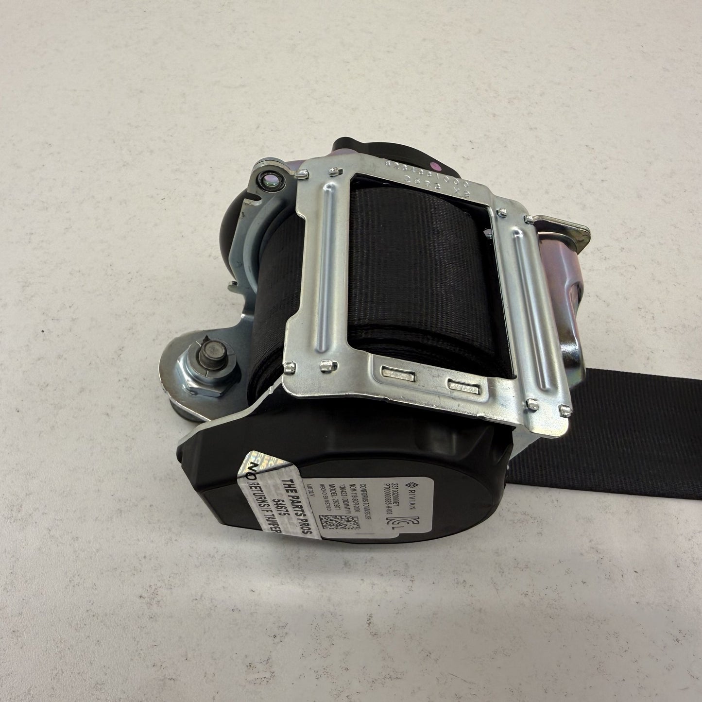 2022-2024 Rivian R1S Left Rear 2nd Second Row Seatbelt Seat Belt Retractor OEM