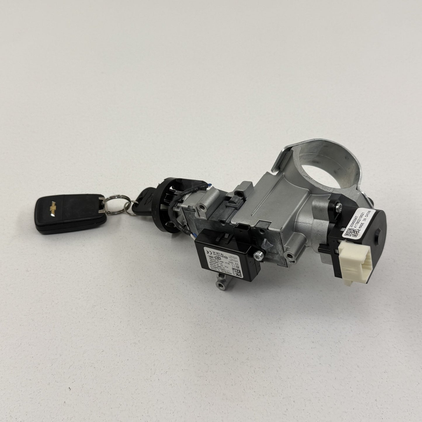 2010-2015 Chevrolet Camaro Ignition Switch Lock Cylinder W/ Key 13504286 OEM