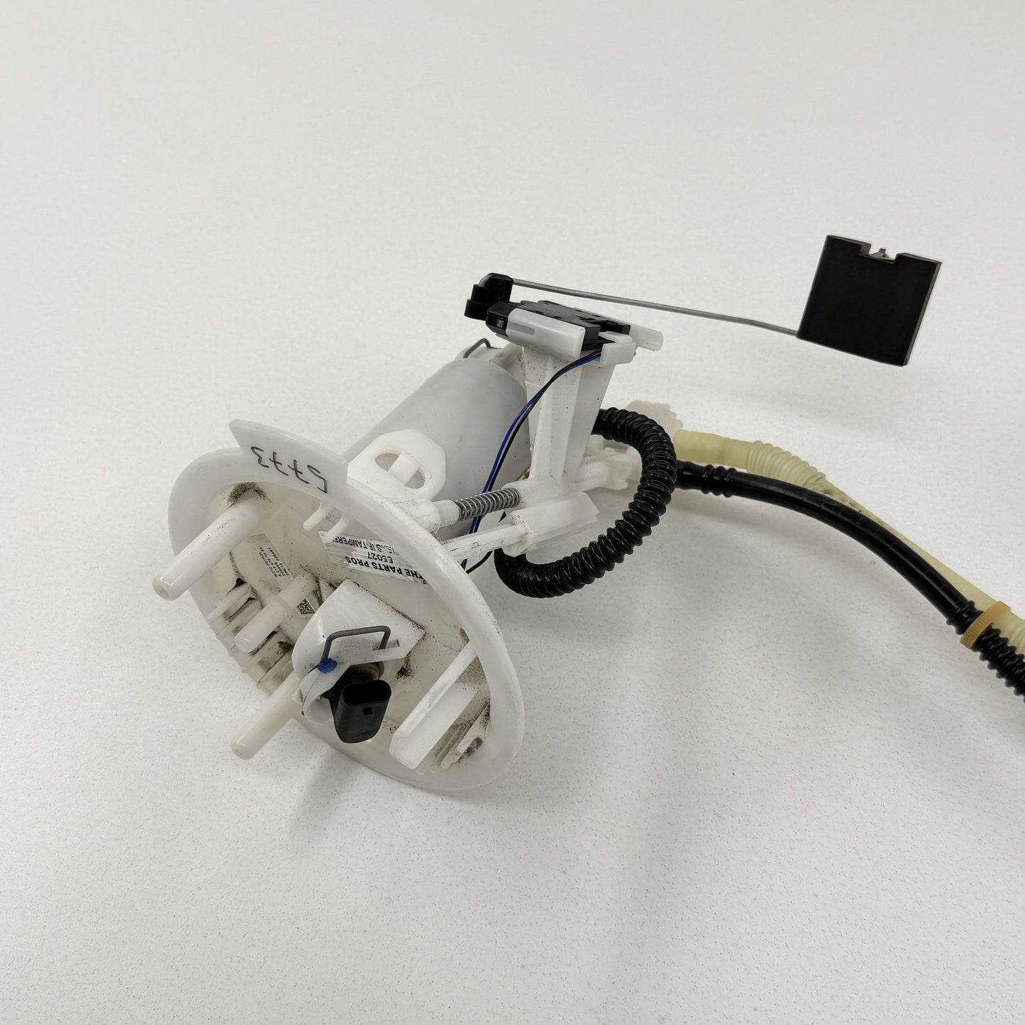 2012-2014 Mercedes-Benz C250 W204 M271 Gas Tank Fuel Pump Sending Unit Pair OEM