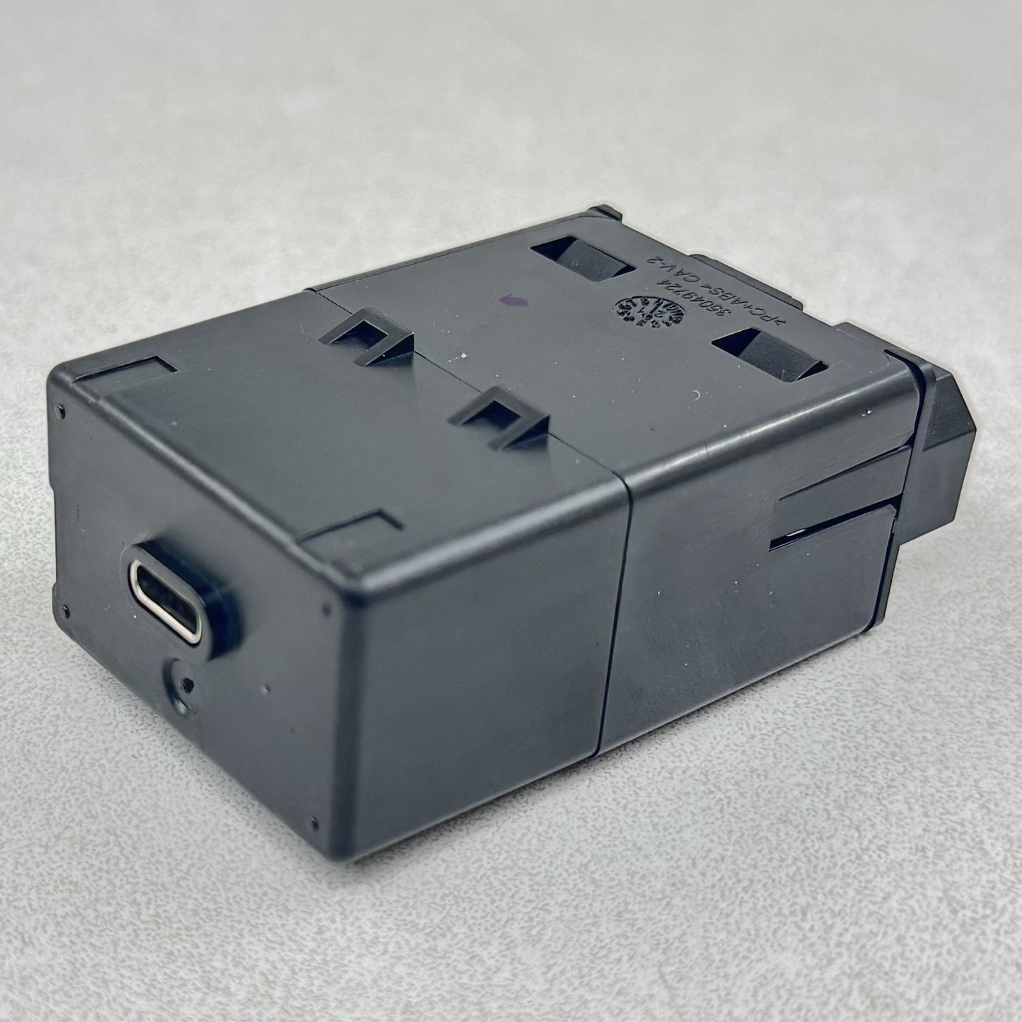 22-24 CADILLAC CT5 V BLACKWING CENTER CONSOLE USB PORT SOCKET 13518992 OEM