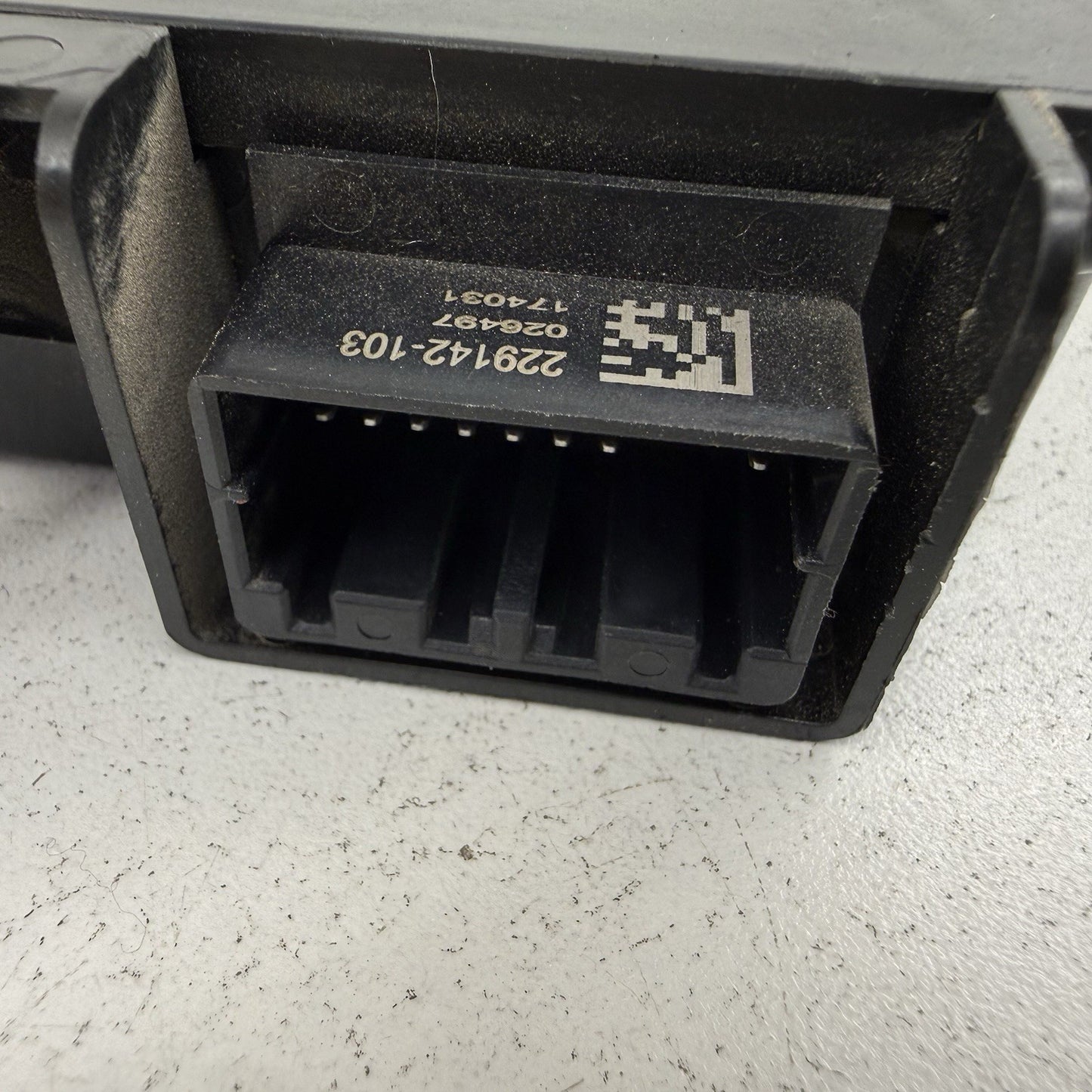 19-22 Ram 2500 3500 Hub Receiver Control Module P56029898AC OEM