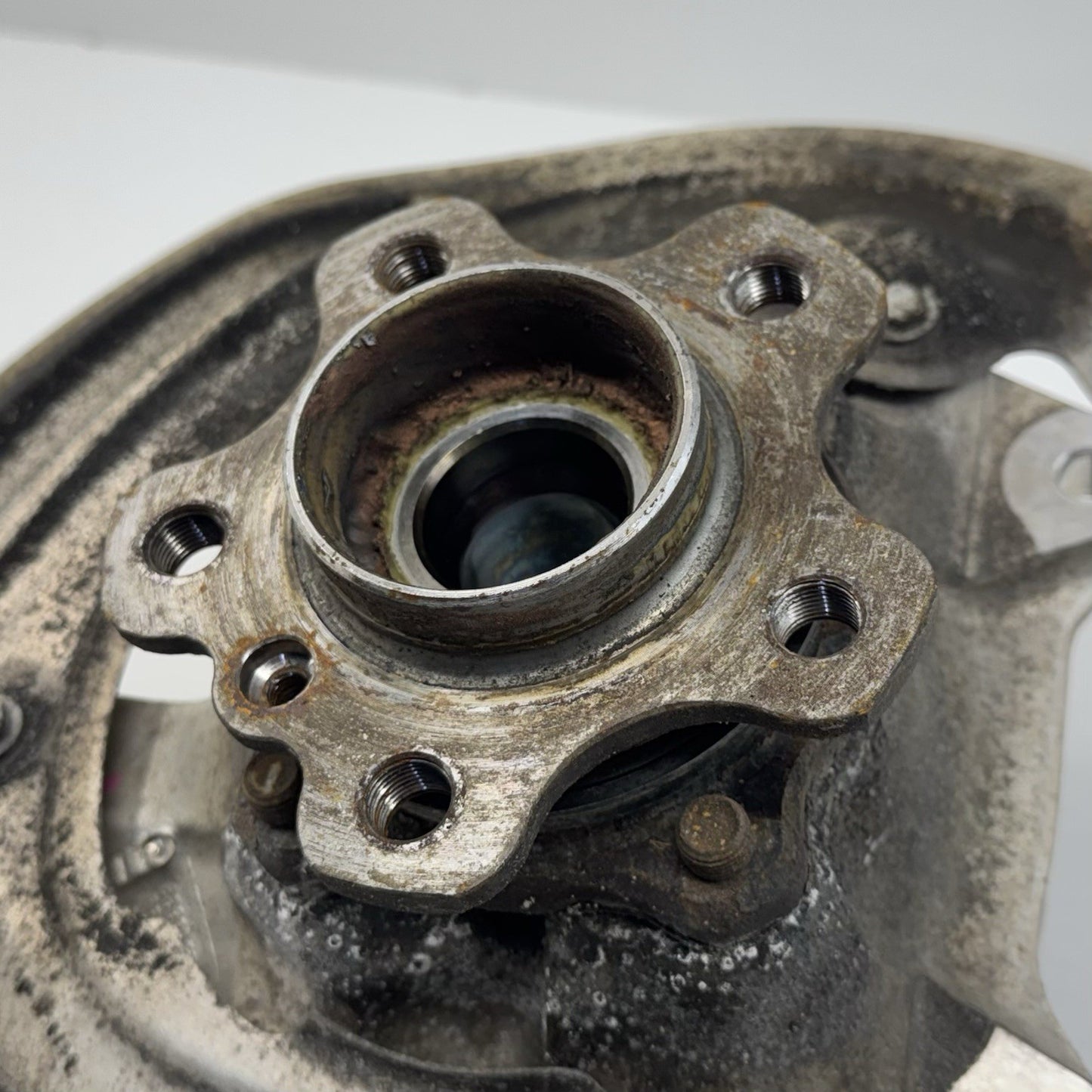 18-24 BMW G01 G02 X3 X4 XDrive Left Front Spindle Knuckle Hub Bearing OEM