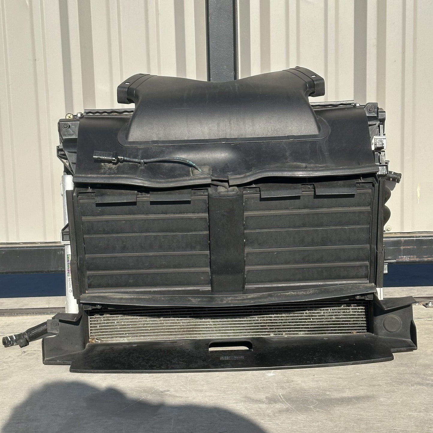 18-24 Maserati Quattroporte Radiator Support Radiator Shutter Fan Assembly OEM