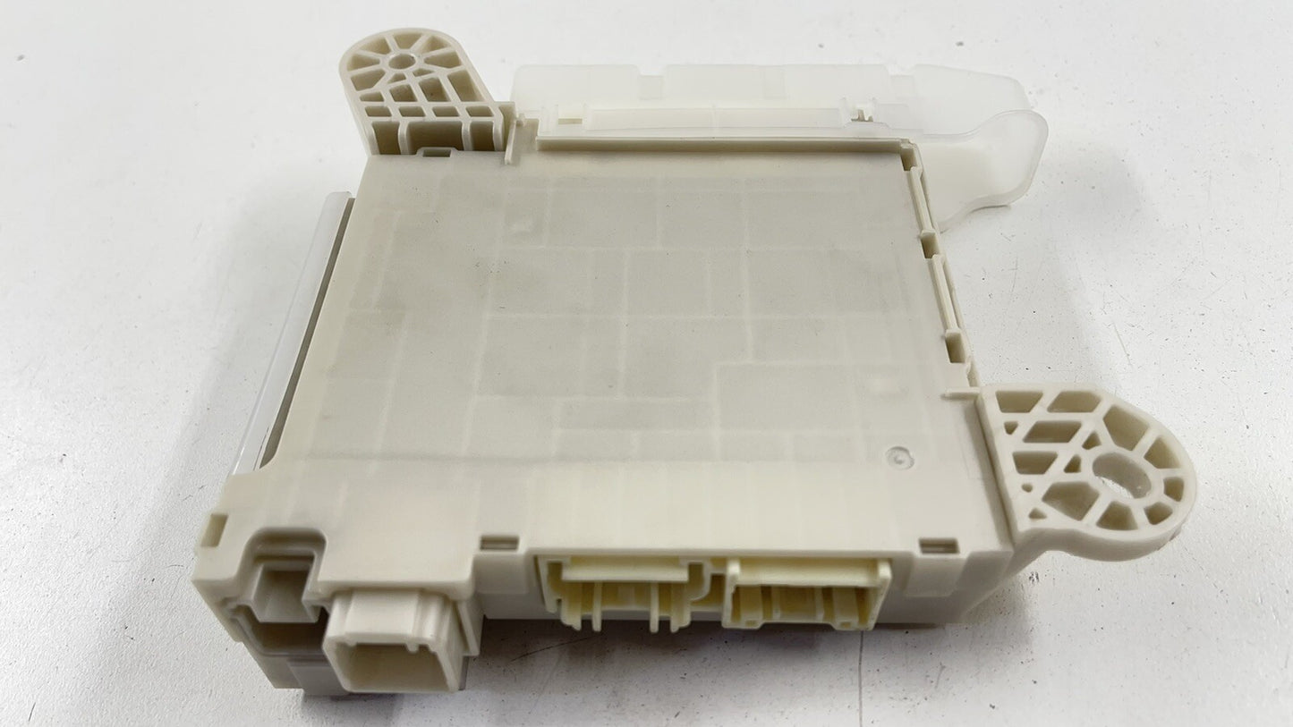 16-20 LEXUS GS F CABIN FUSE JUNCTION BOX CONTROL MODULE 82670-30330 OEM