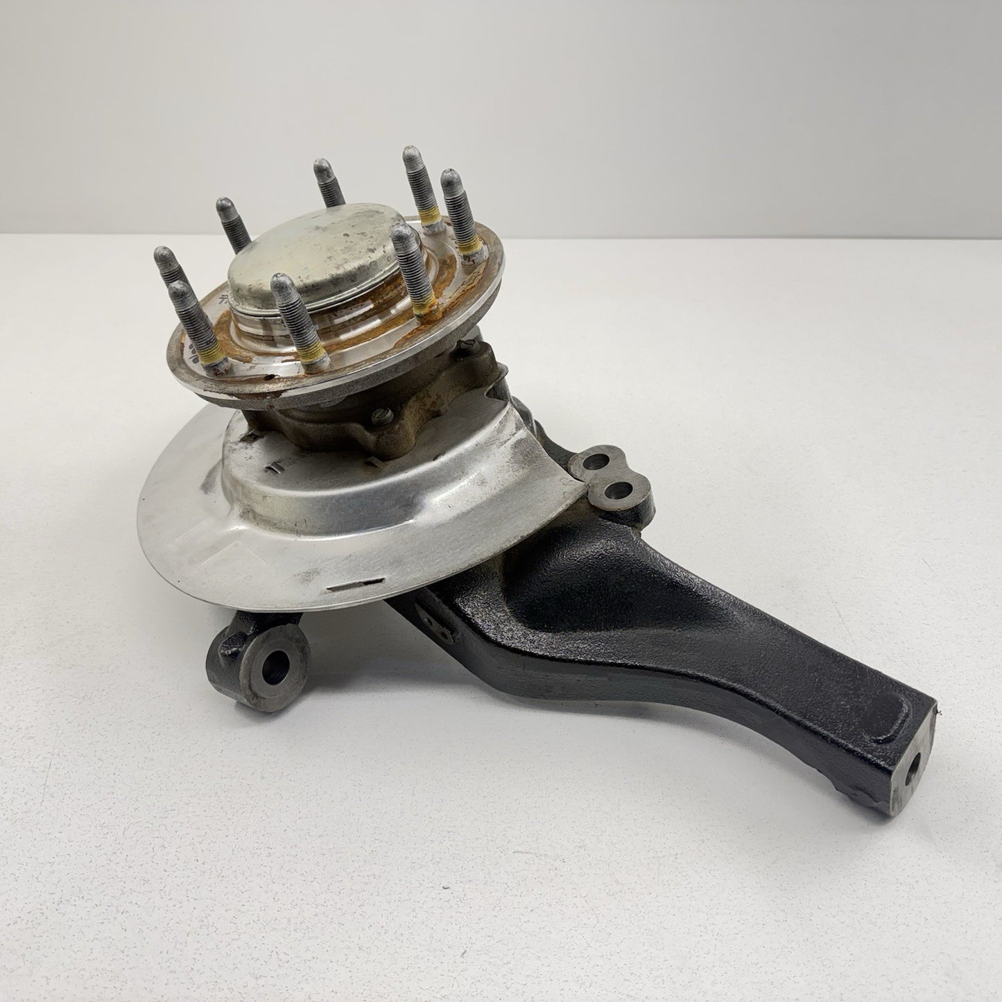 20-25 Silverado Sierra 2500 3500 Right Front Spindle Knuckle Hub Bearing OEM