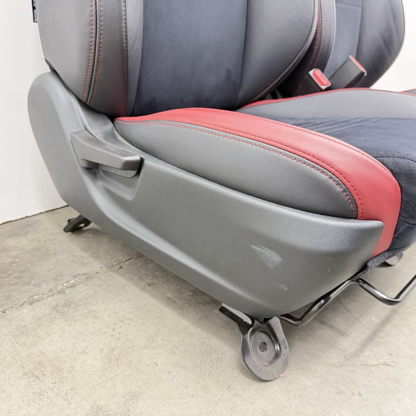 18-21 Subaru WRX STI Left And Right Front Seat Pair Leather Suede OEM Nice!
