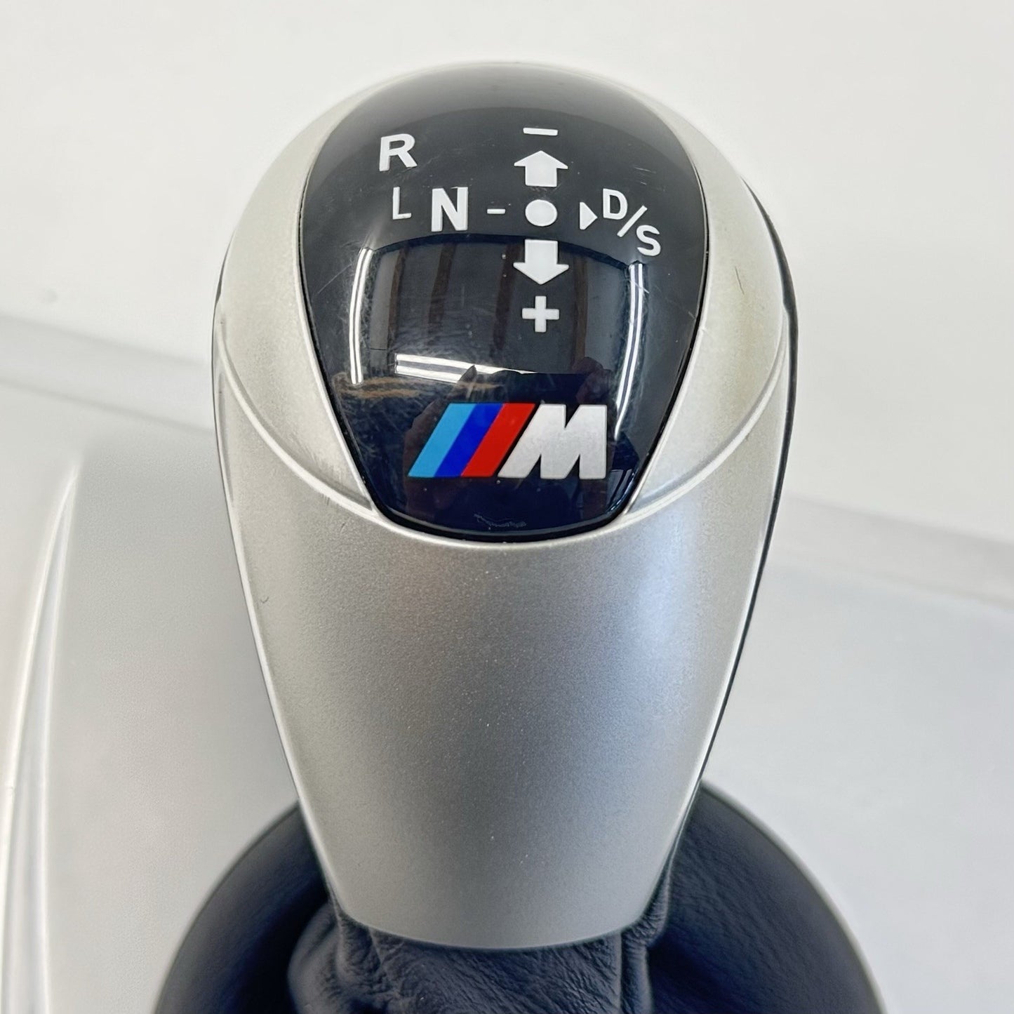 06-10 BMW M6 E63 E64 Center Console Gear Shift Boot Surround Trim W/ Knob OEM