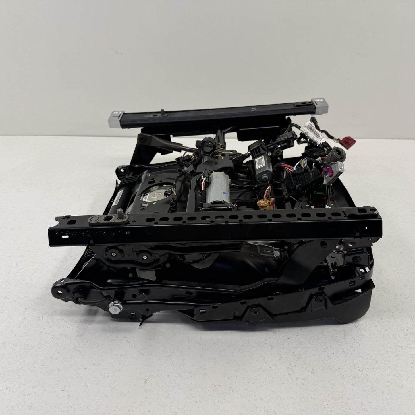 2014-2018 Bentley Flying Spur Right Front Lower Seat Track Rail Frame OEM