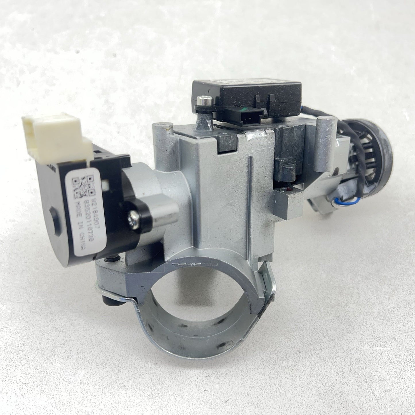 10-15 CHEVROLET CAMARO SS STEERING COLUMN IGNITION SWITCH CYLINDER WITH KEY OEM