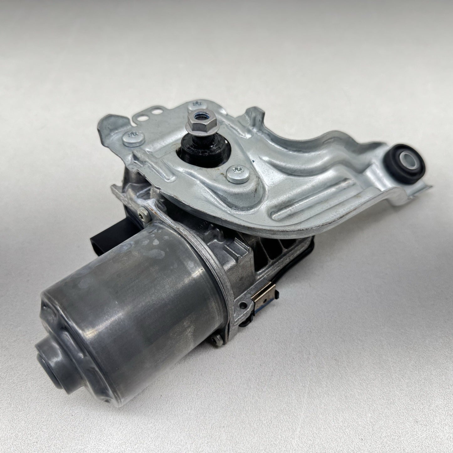 22-25 VOLKSWAGEN GOLF R MK8 FRONT WINDSHIELD WIPER MOTOR 5H1955119B OEM