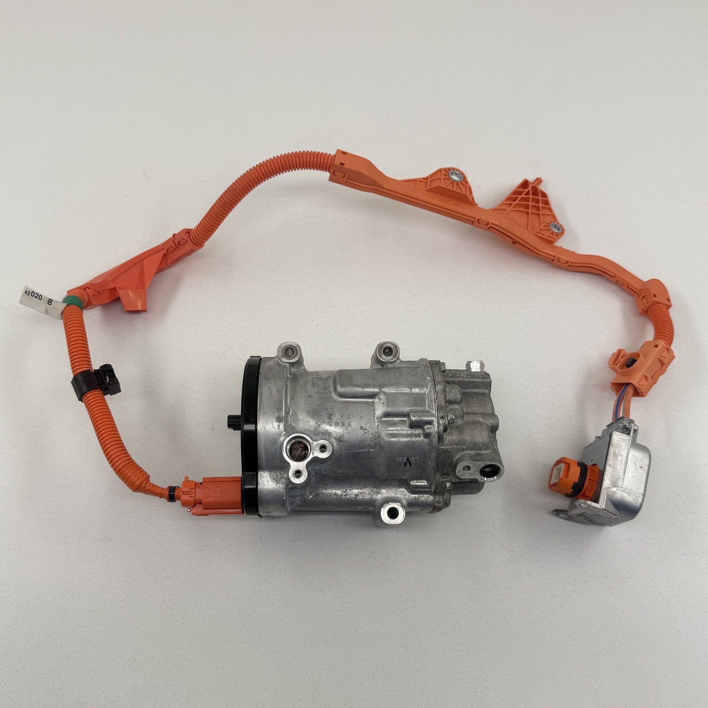 2019-2025 Toyota RAV4 Hybrid HVAC A/C Air Compressor W/ Harness OEM