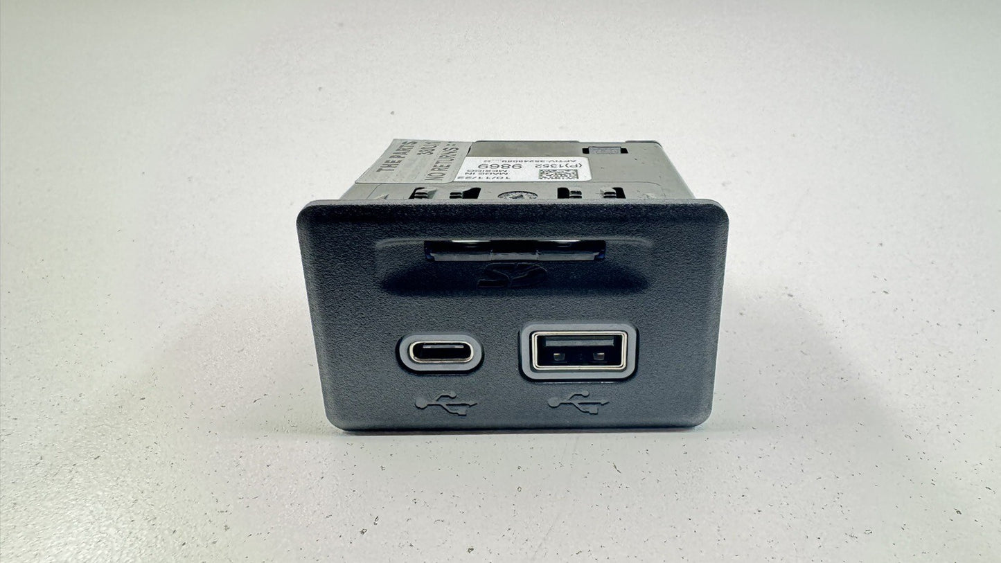 22-23 CADILLAC CT4 V BLACKWING CENTER CONSOLE USB PORT W/ NAVIGATION SD CARD OEM