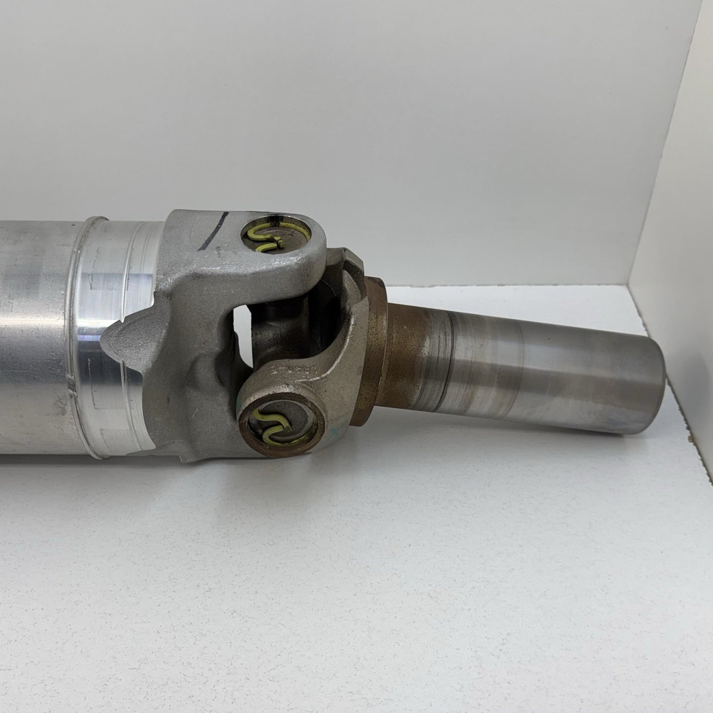 20-25 Silverado Sierra 2500 3500 Diesel Driveshaft Drive Shaft 87821417 OEM