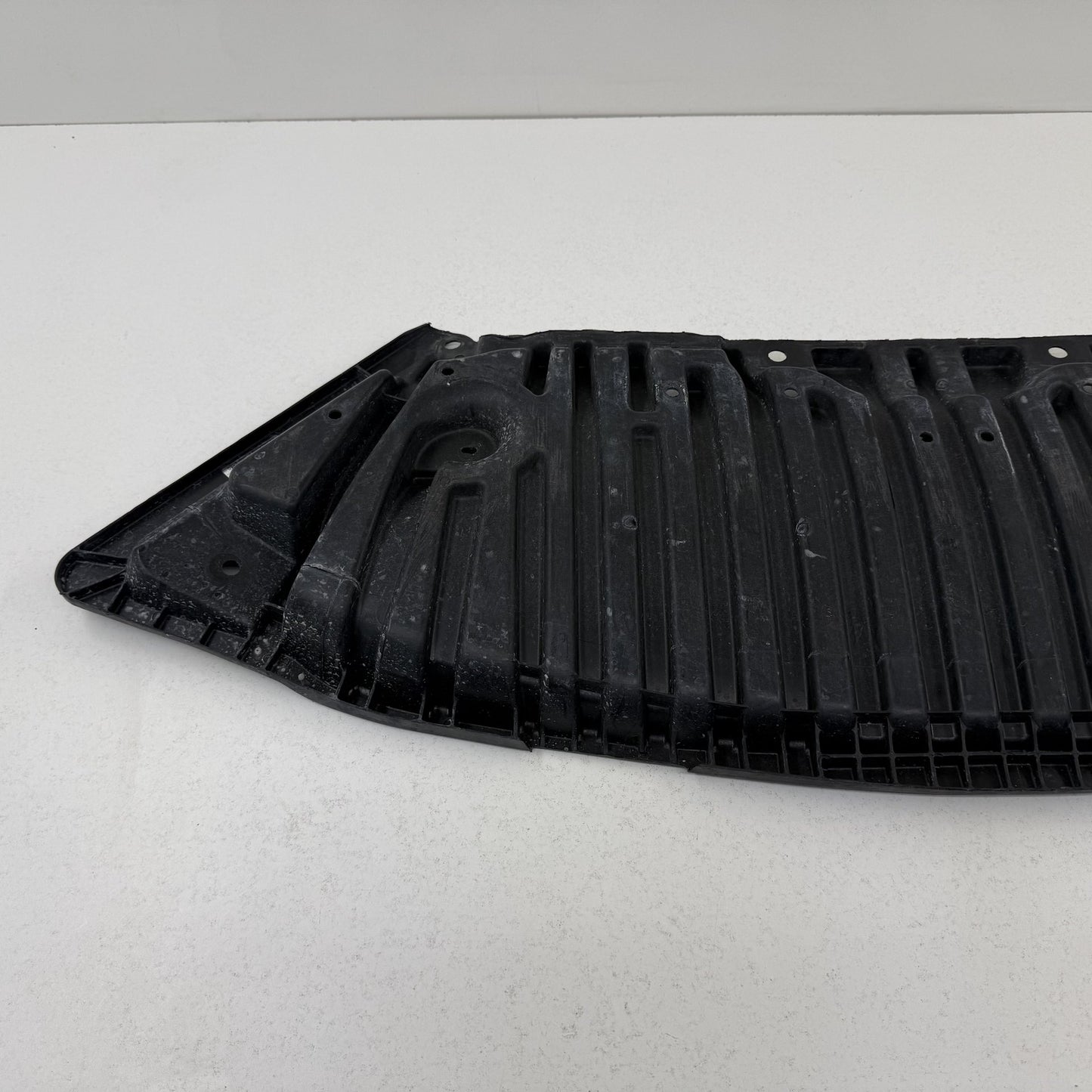 2008-2014 Mercedes C250 C300 C350 W204 Front Bumper Under Tray Splash Guard OEM