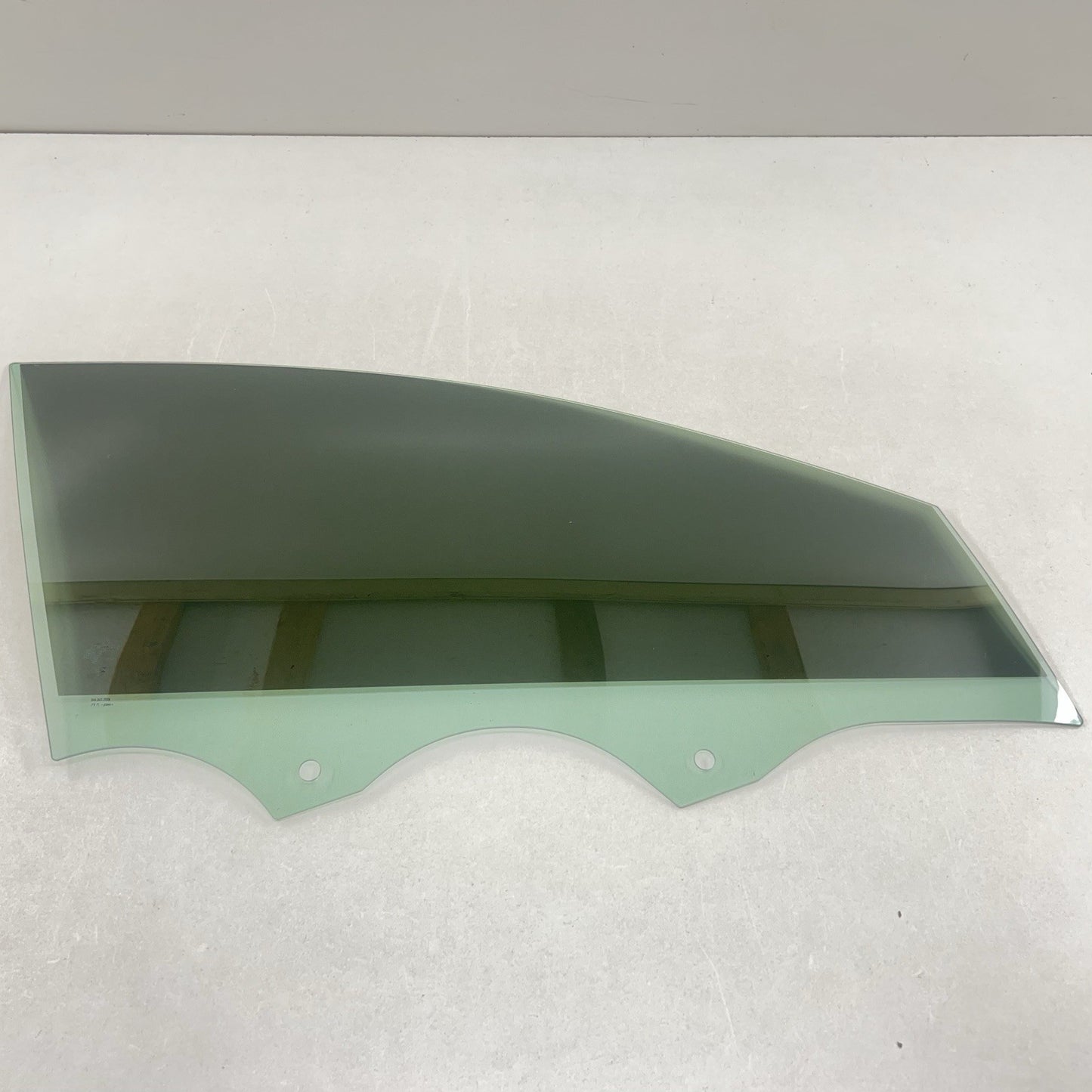 22-25 VOLKSWAGEN GOLF R MK8 PASSENGER RIGHT FRONT DOOR GLASS WINDOW OEM