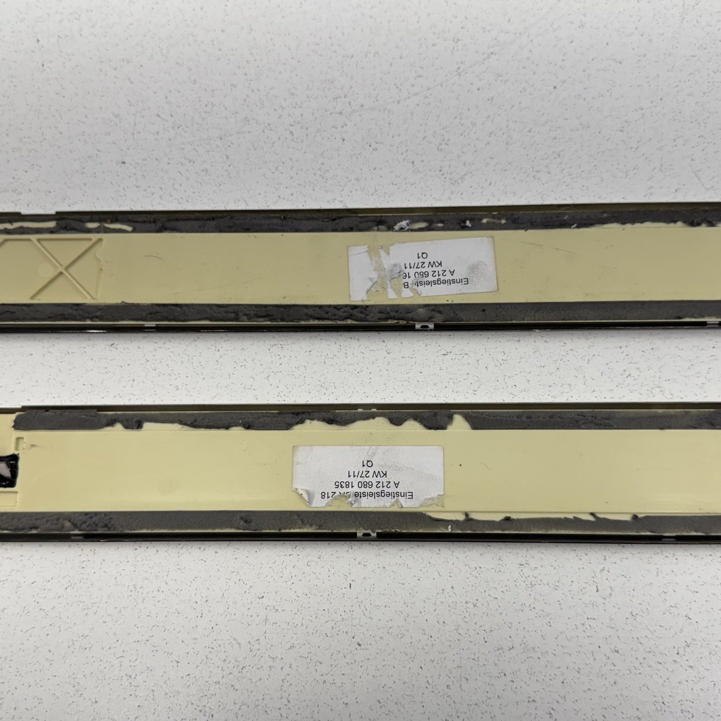 12-18 Mercedes W218 CLS550 Front Illuminated Door Sill Scuff Kick Plate Pair OEM